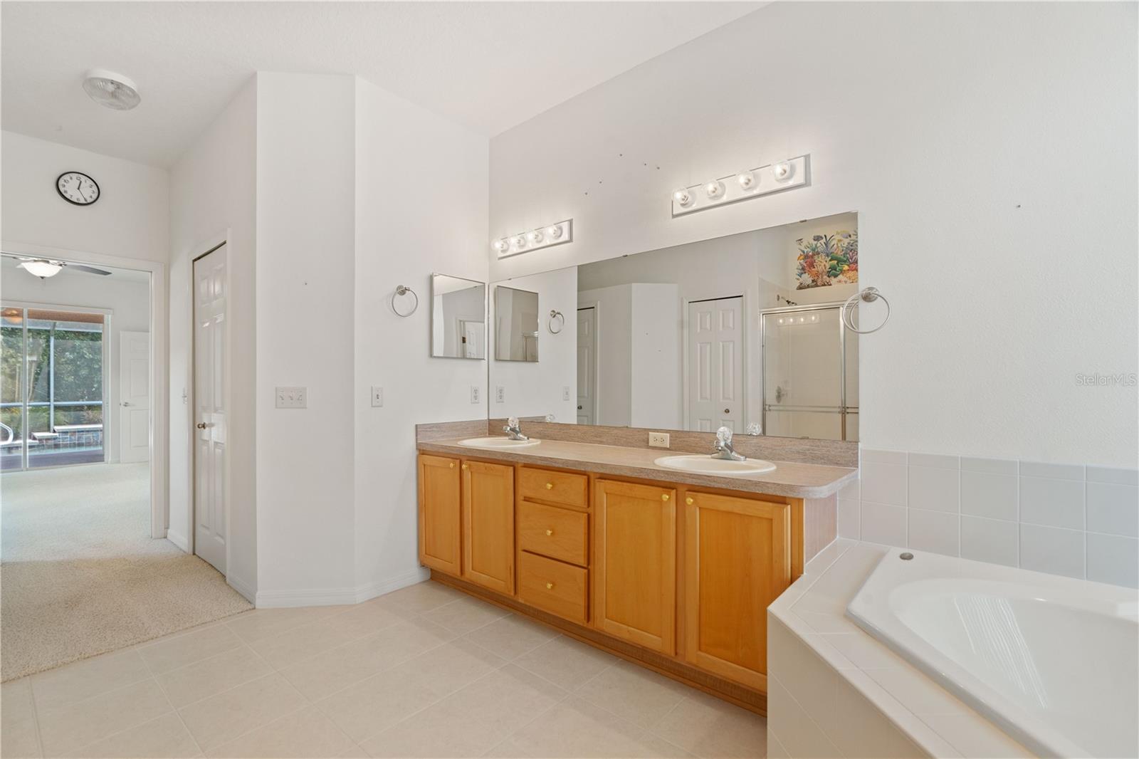 Image 26 of 71 For 3870 Whistlewood Circle