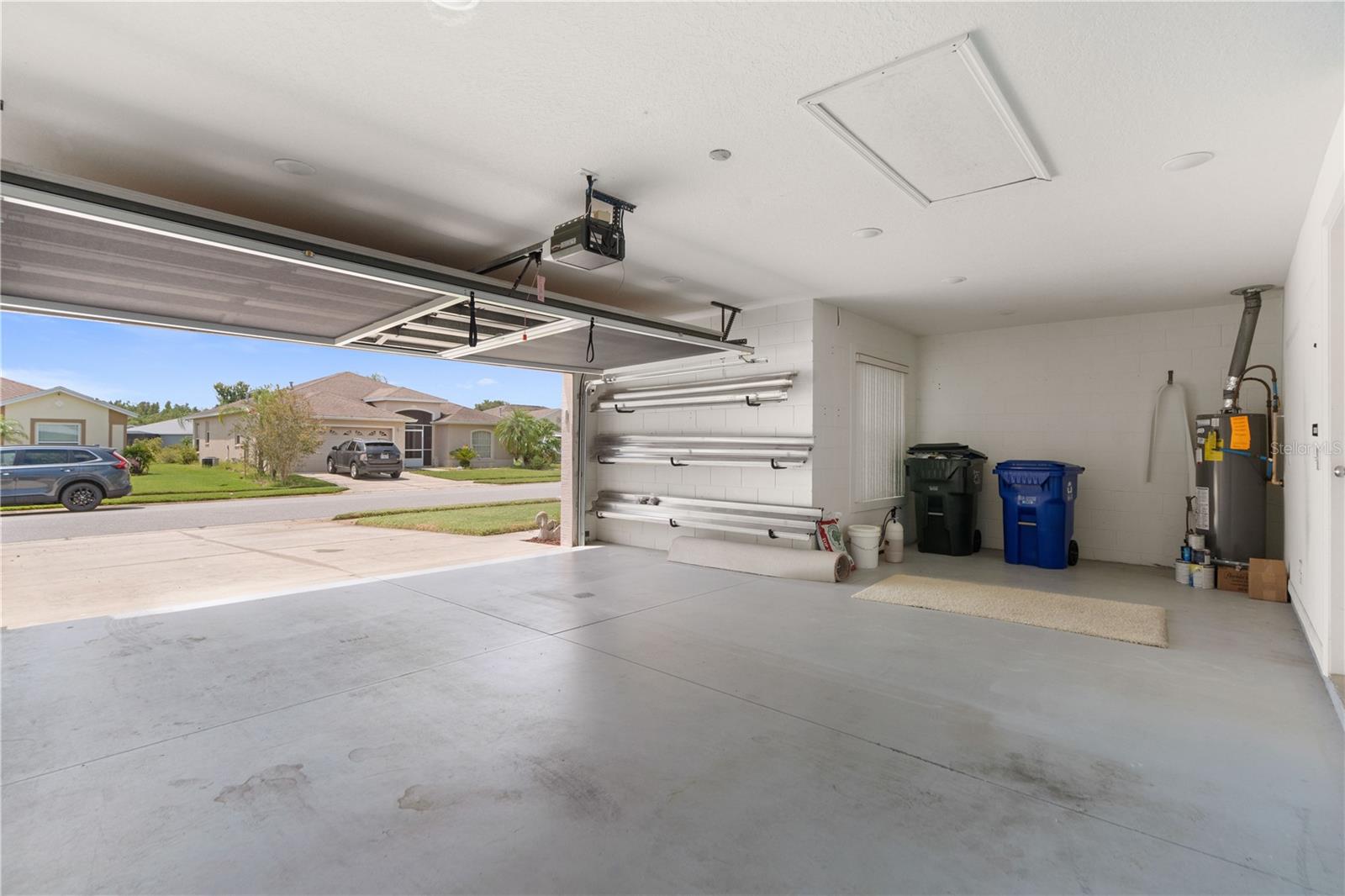 Image 37 of 71 For 3870 Whistlewood Circle
