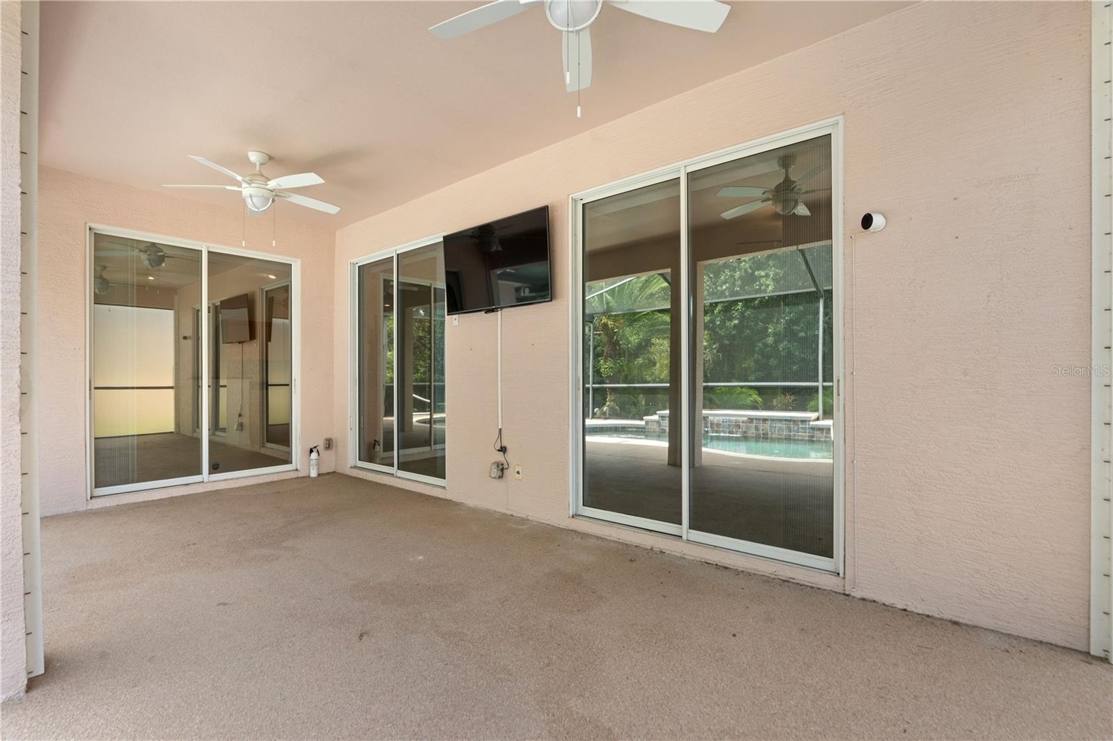 Image 40 of 71 For 3870 Whistlewood Circle