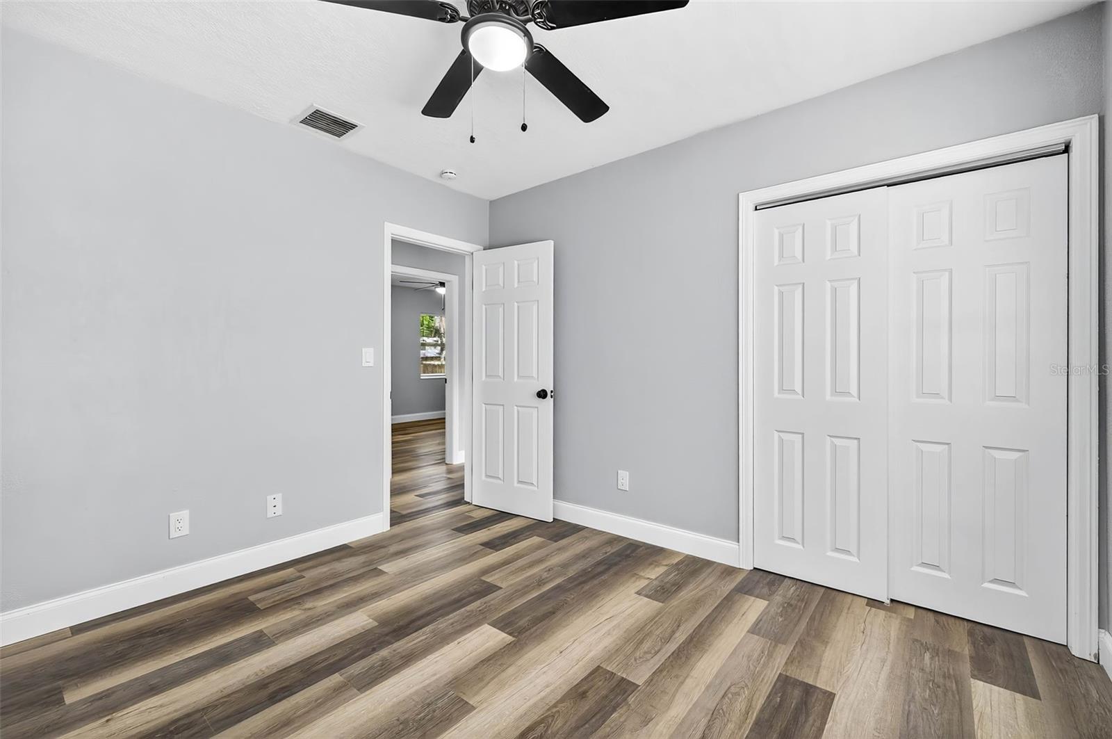Image 20 of 39 For 722 16th Avenue Nw