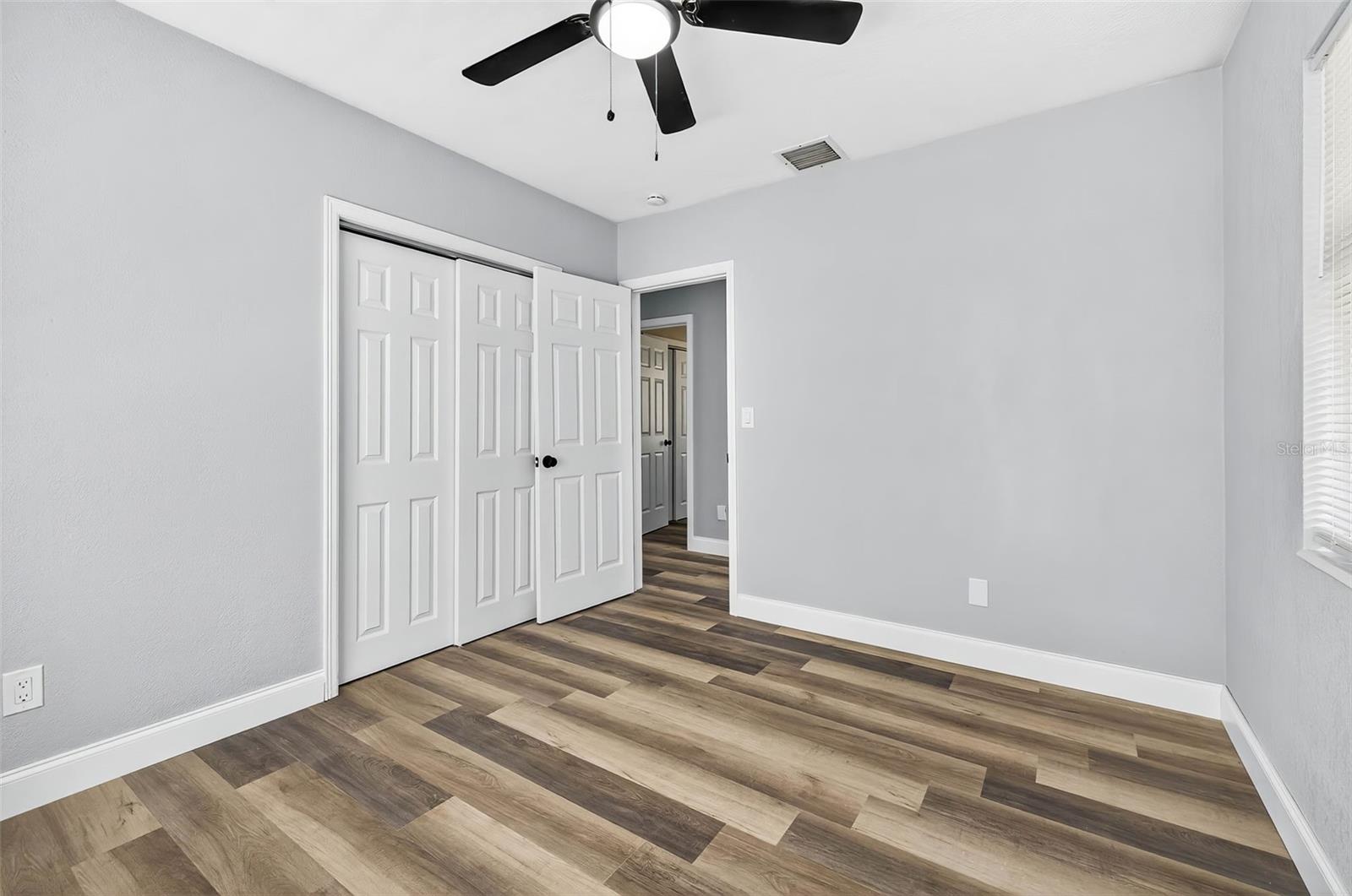 Image 23 of 39 For 722 16th Avenue Nw