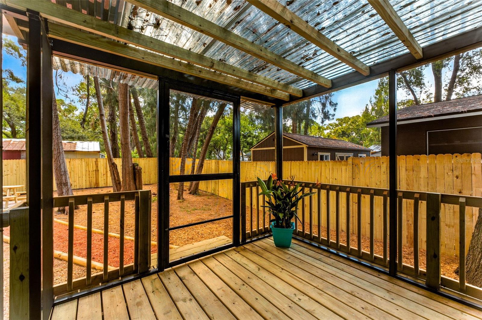 Image 32 of 39 For 722 16th Avenue Nw