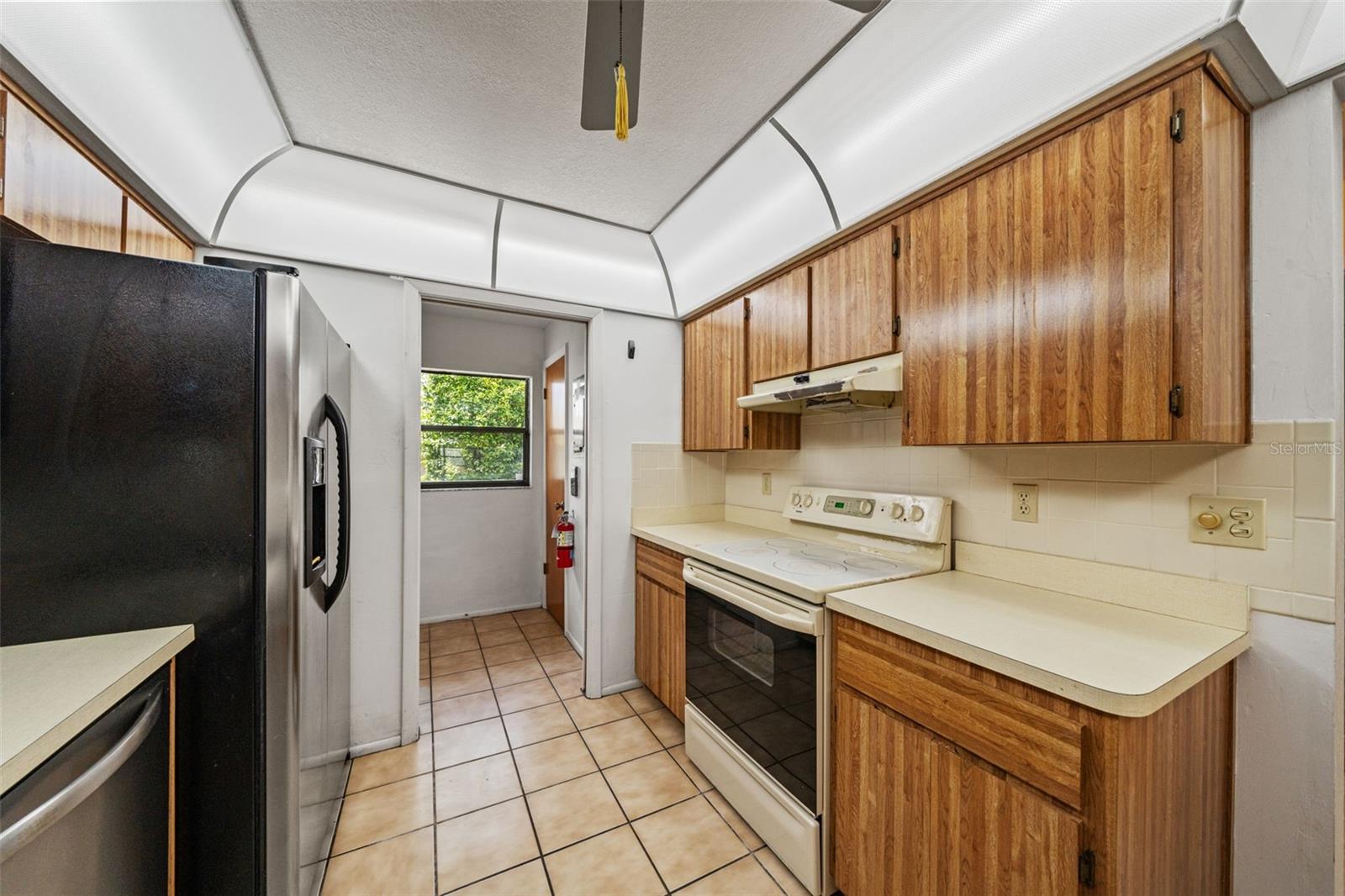 Listing photo id 8 for 7933 Radcliffe Circle