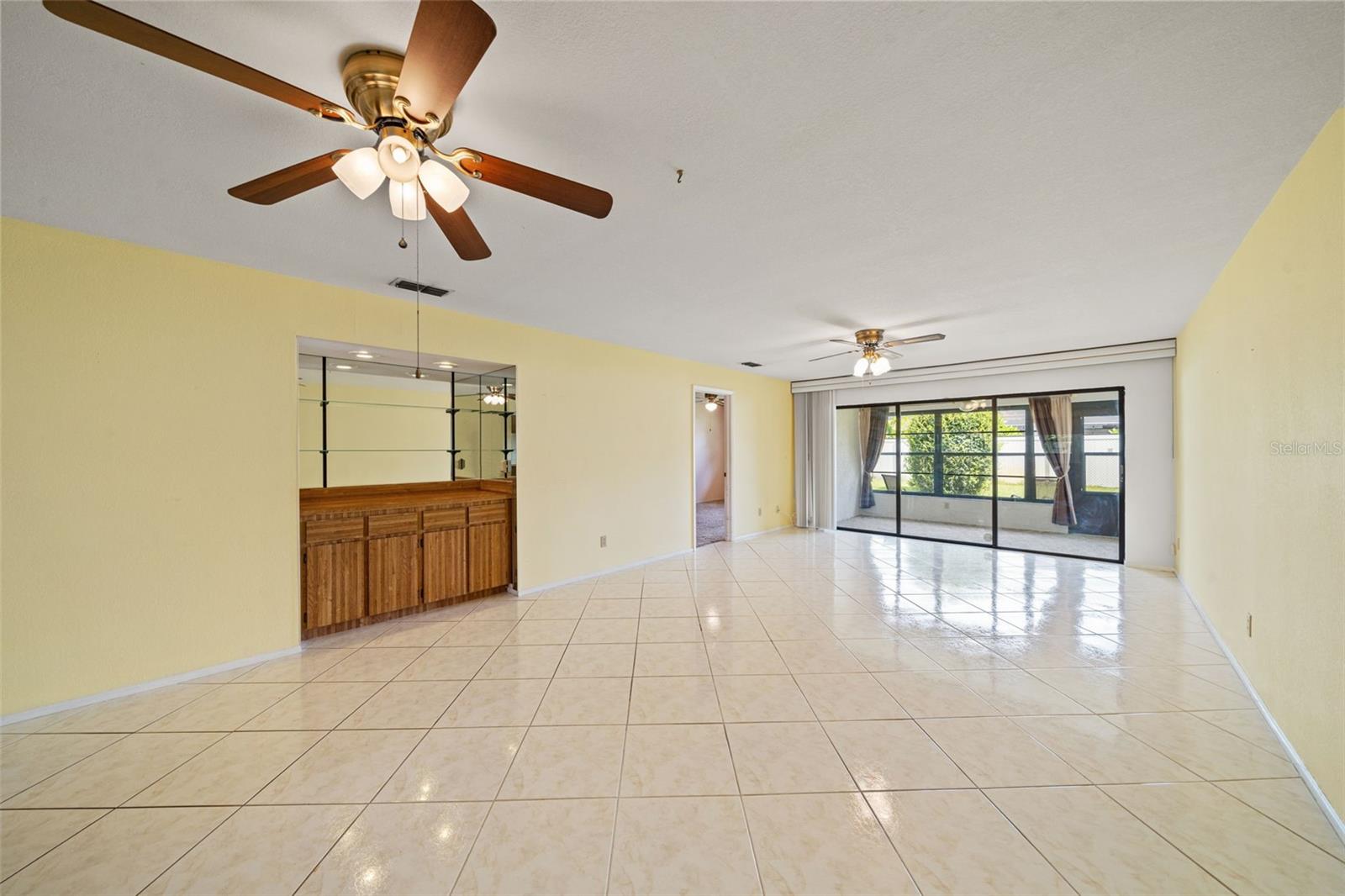 Listing photo id 18 for 7933 Radcliffe Circle