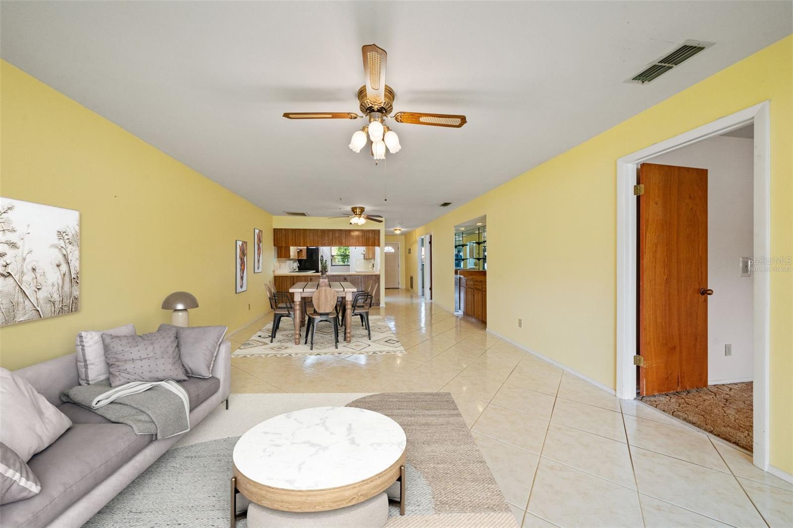 Listing photo id 1 for 7933 Radcliffe Circle