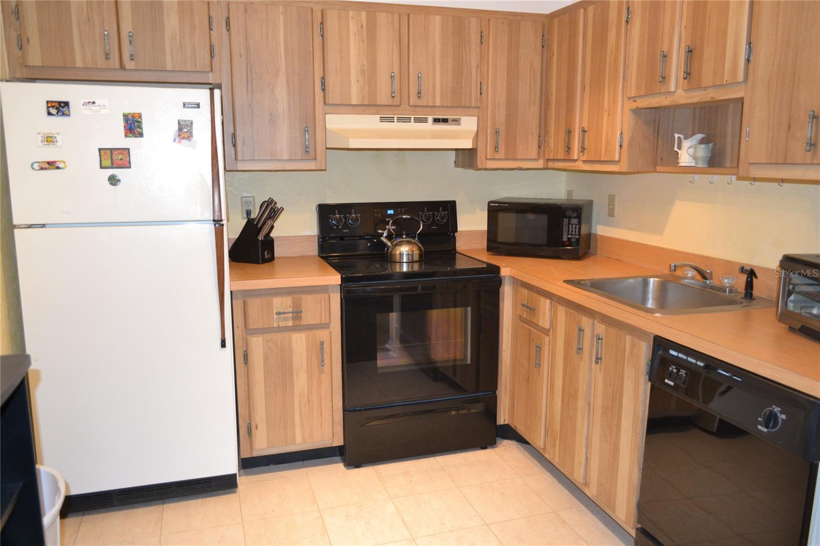 Image 2 of 40 For 2375 Fox Chase Boulevard 260