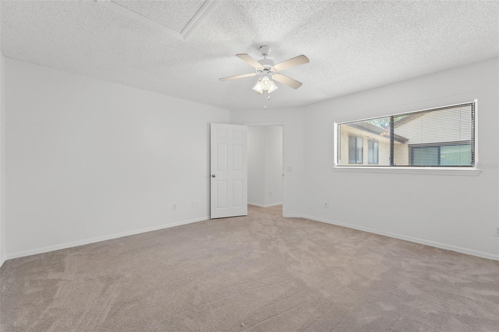 Image 10 of 32 For 6262 142nd Avenue N 1002
