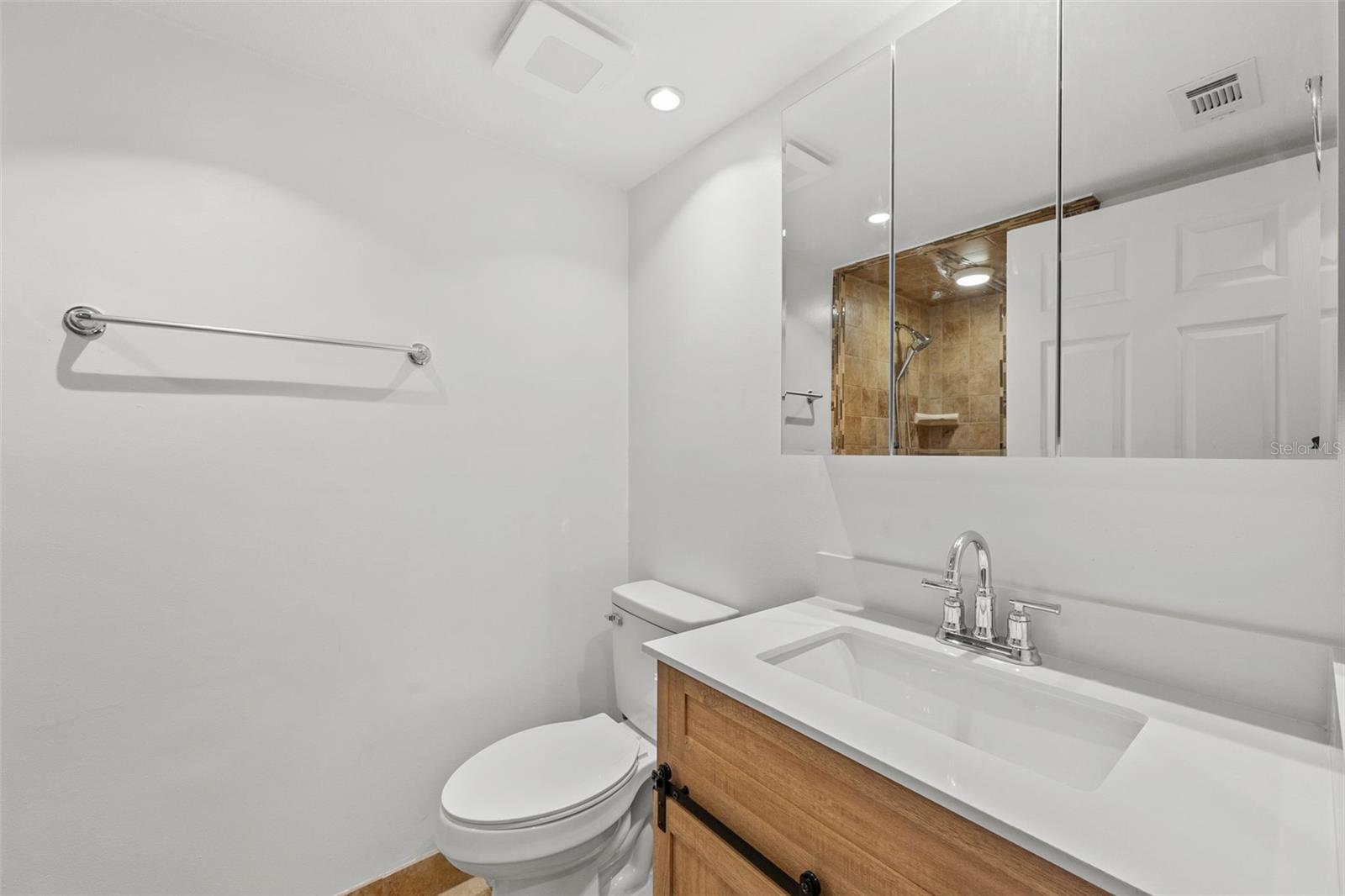 Image 16 of 32 For 6262 142nd Avenue N 1002