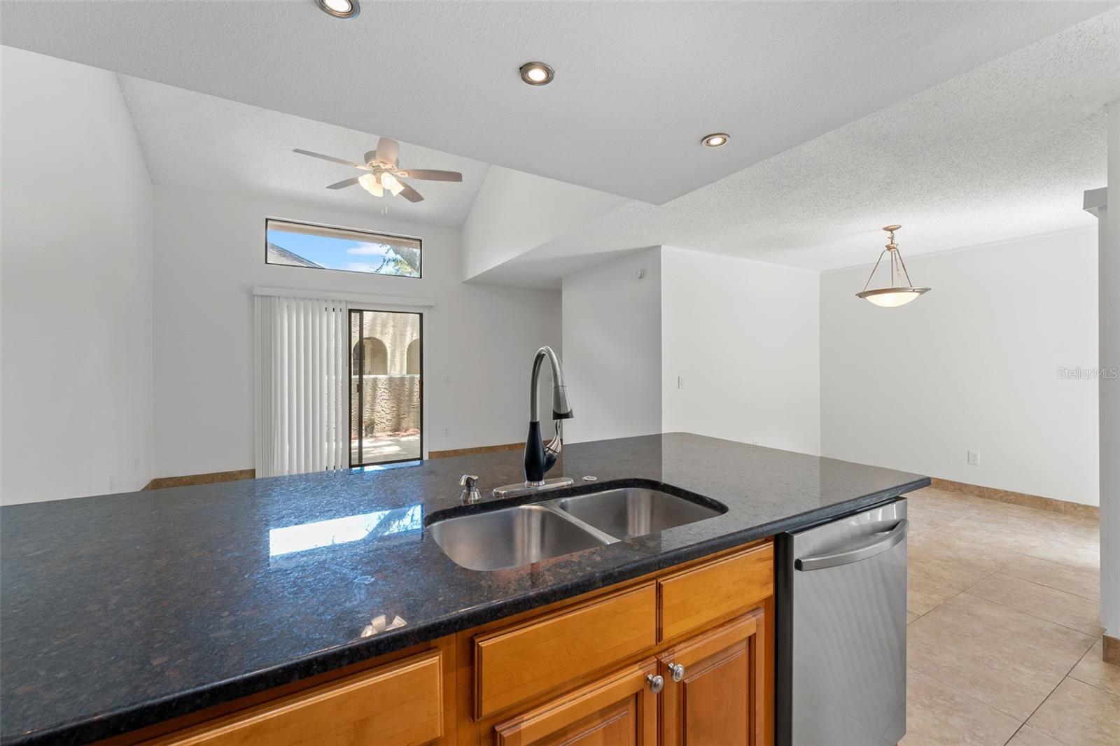 Image 19 of 32 For 6262 142nd Avenue N 1002