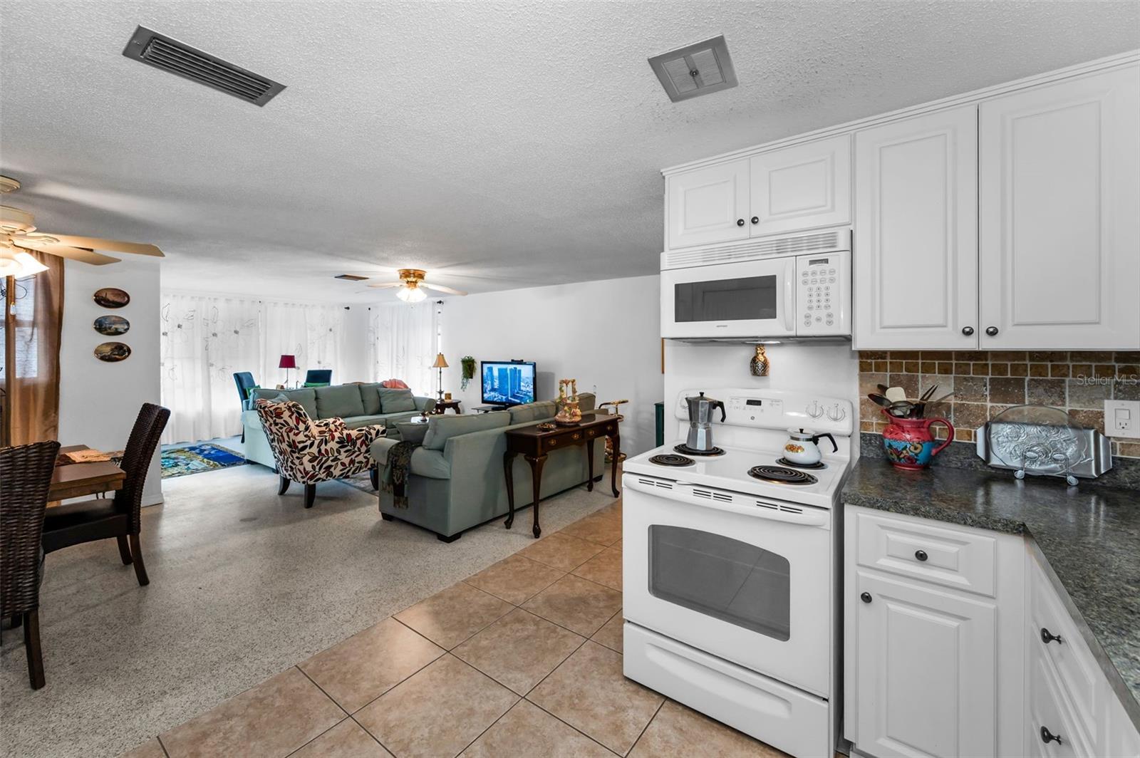 Image 20 of 56 For 7735 Canna Drive
