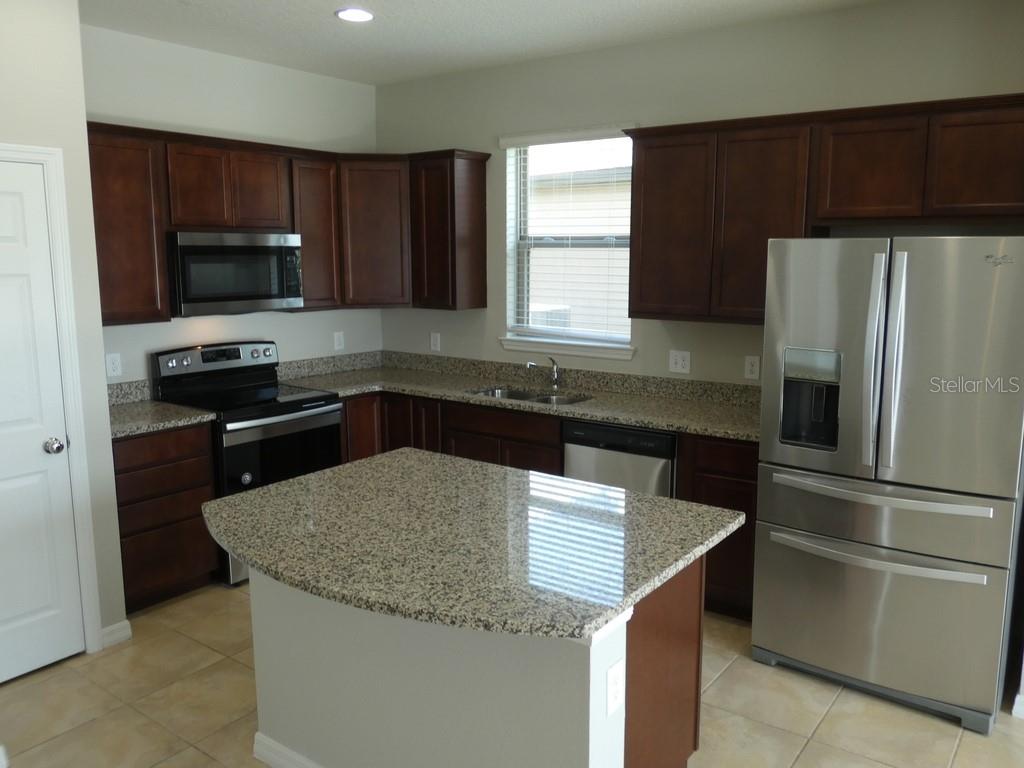 Image 10 of 32 For 8739 Micmac Court
