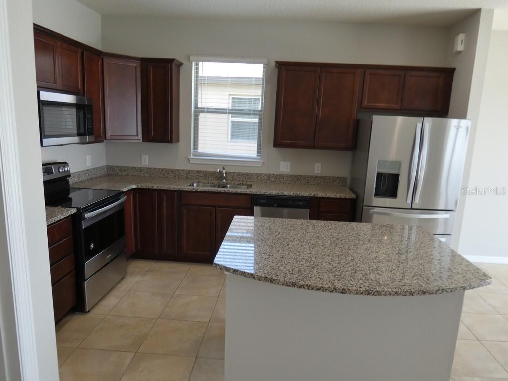 Image 5 of 32 For 8739 Micmac Court