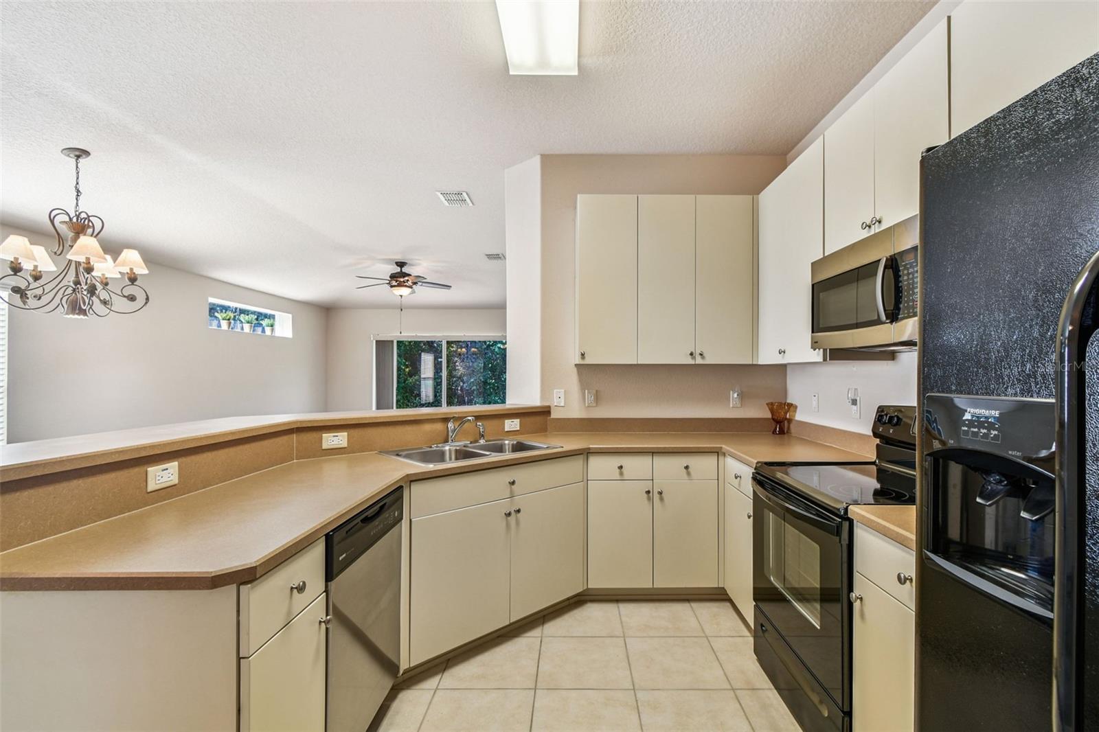 Image 15 of 70 For 8546 Corinthian Way