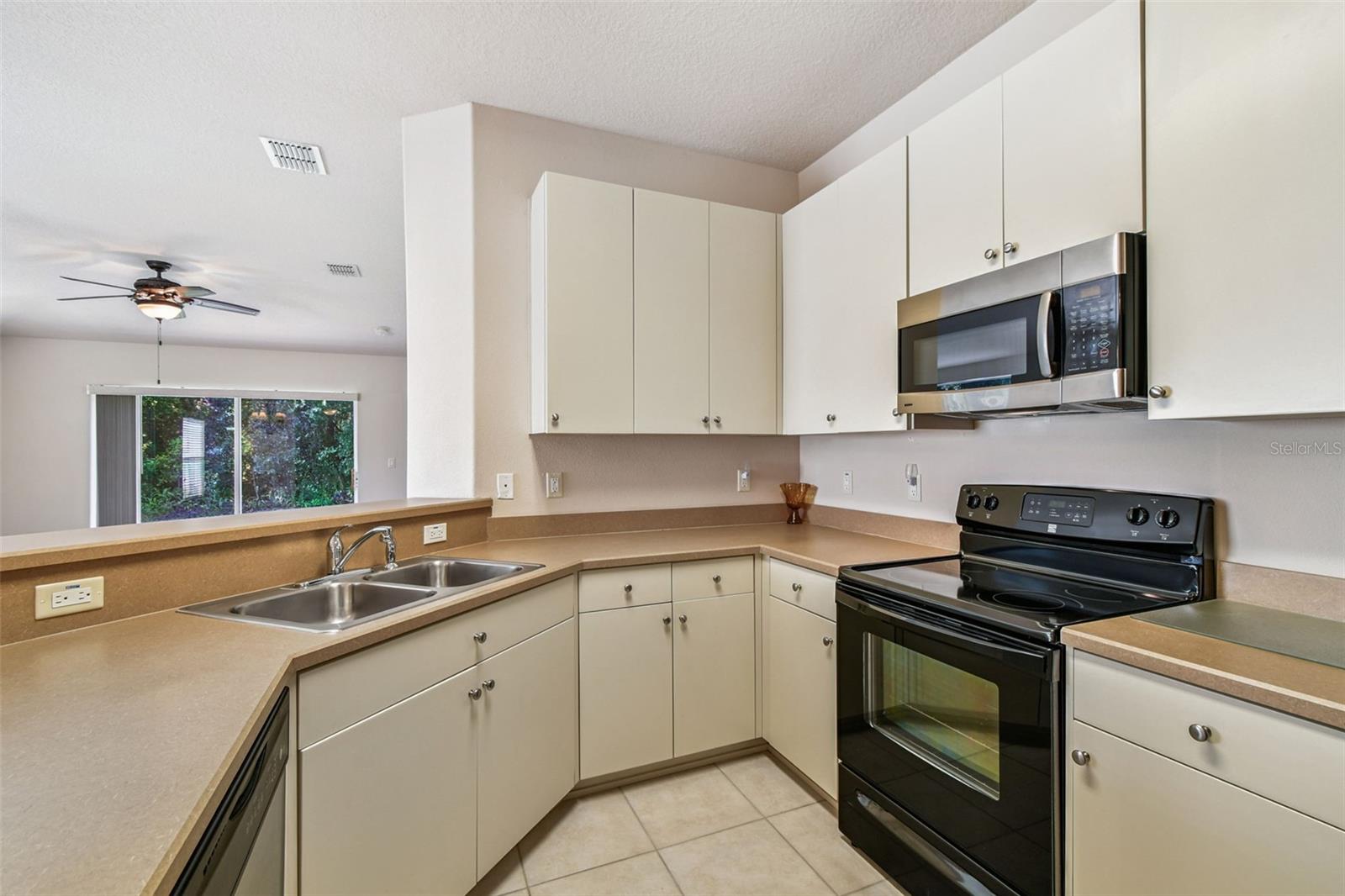 Image 16 of 70 For 8546 Corinthian Way