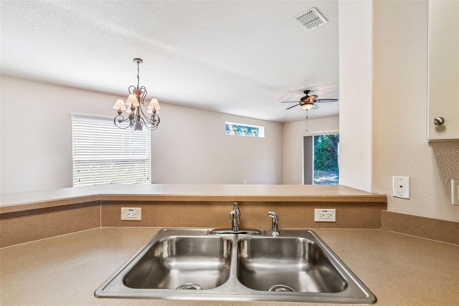 Image 17 of 70 For 8546 Corinthian Way