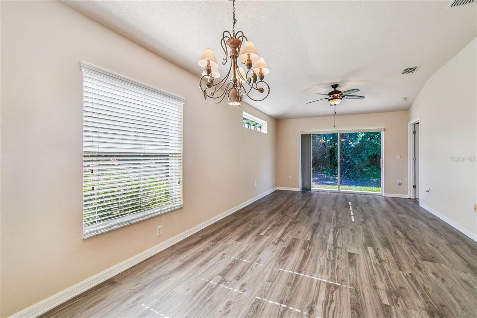 Image 20 of 70 For 8546 Corinthian Way