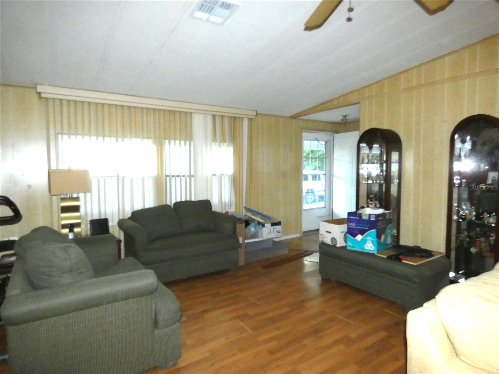 Image 11 of 46 For 9633 Ray Street
