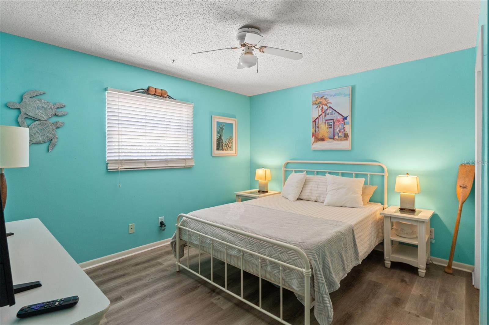 Listing photo id 17 for 4632 Heavens Way