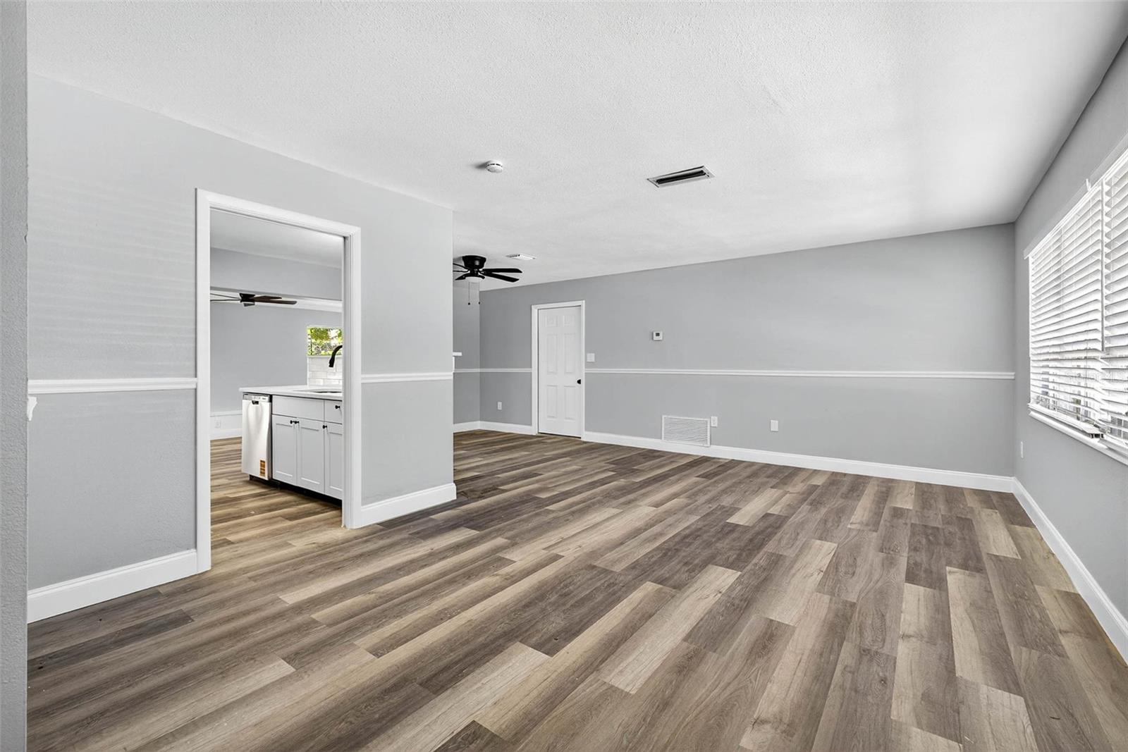 Image 5 of 27 For 1816 Bayshore Gardens Parkway