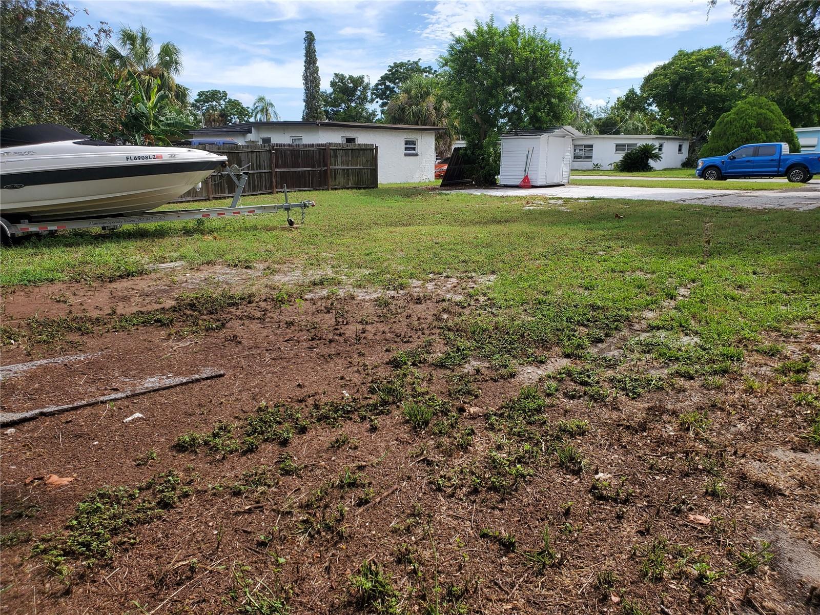 Listing photo id 2 for 4037 Flamingo Drive