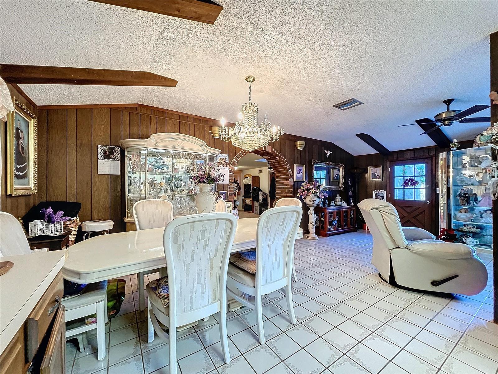 Image 33 of 91 For 9481 Patrick Street