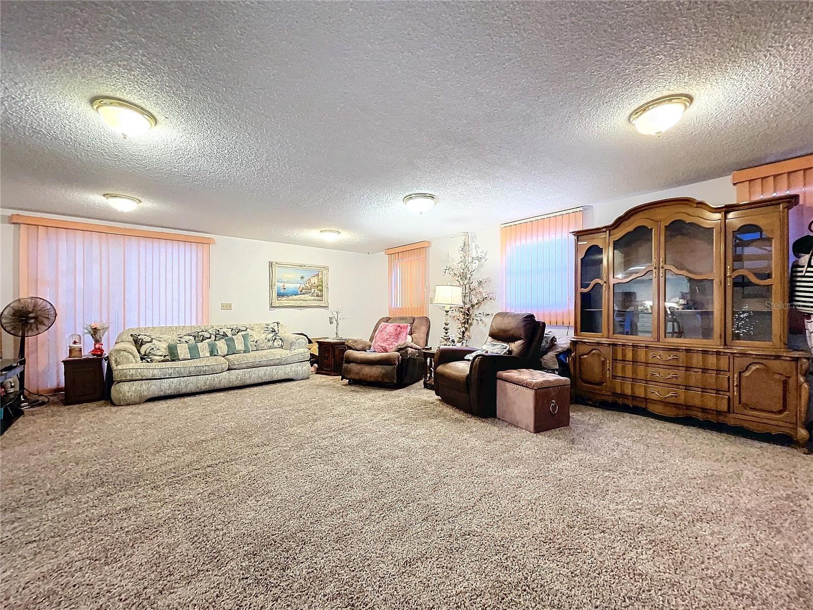 Image 36 of 91 For 9481 Patrick Street