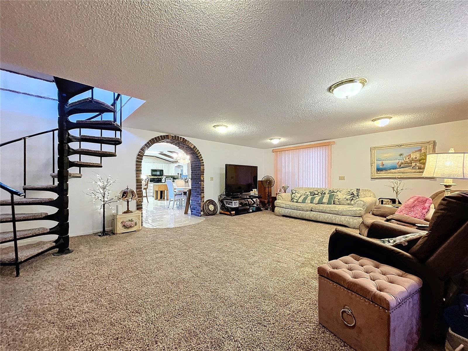 Image 38 of 91 For 9481 Patrick Street