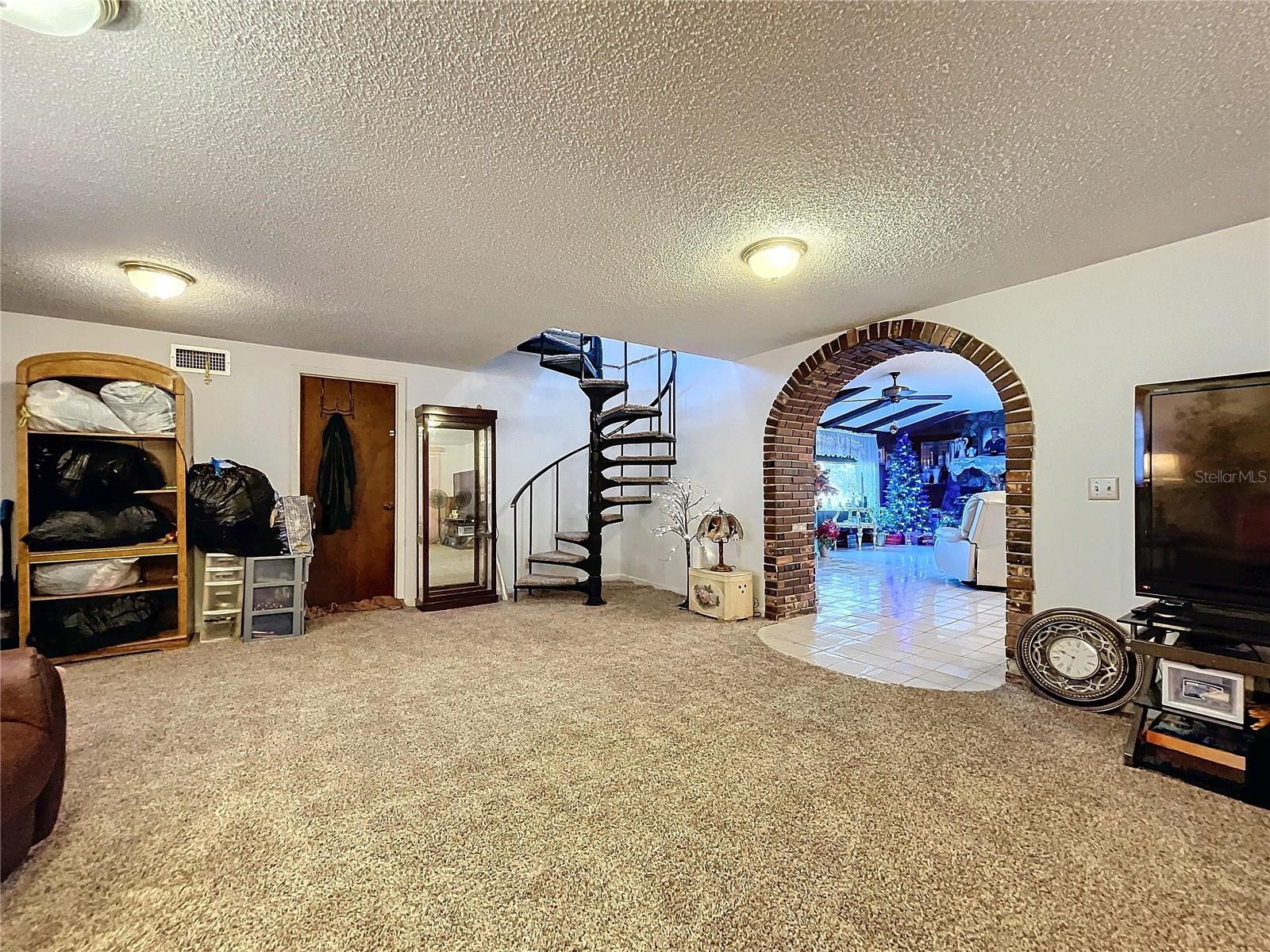Image 39 of 91 For 9481 Patrick Street