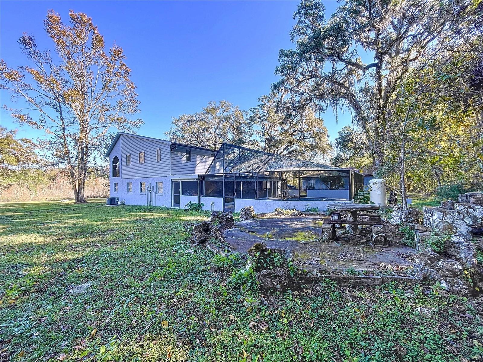 Image 4 of 91 For 9481 Patrick Street