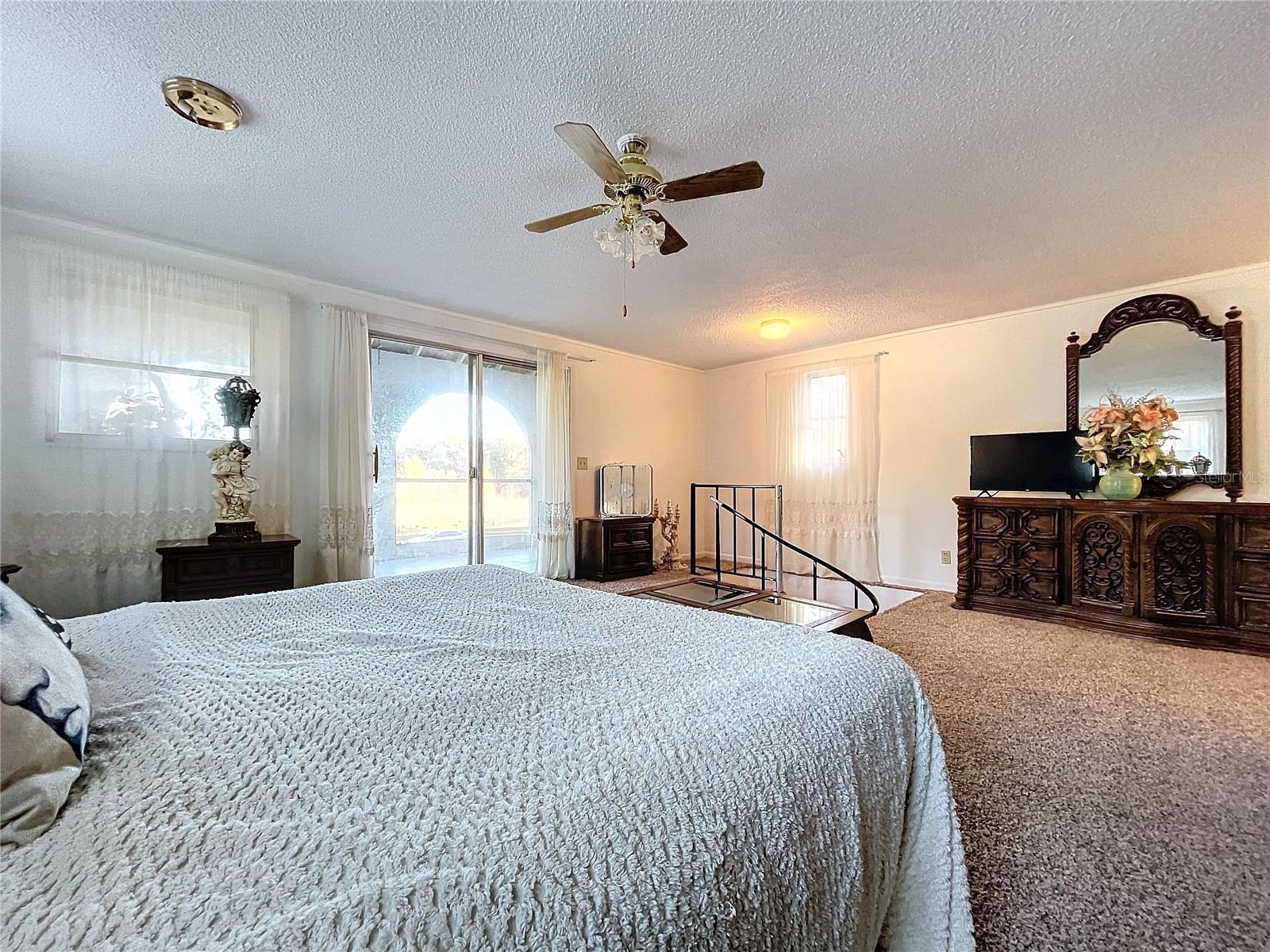 Image 41 of 91 For 9481 Patrick Street