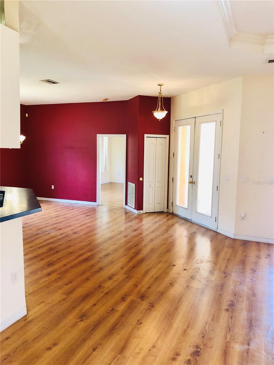 Image 18 of 49 For 3155 Aldoro Avenue