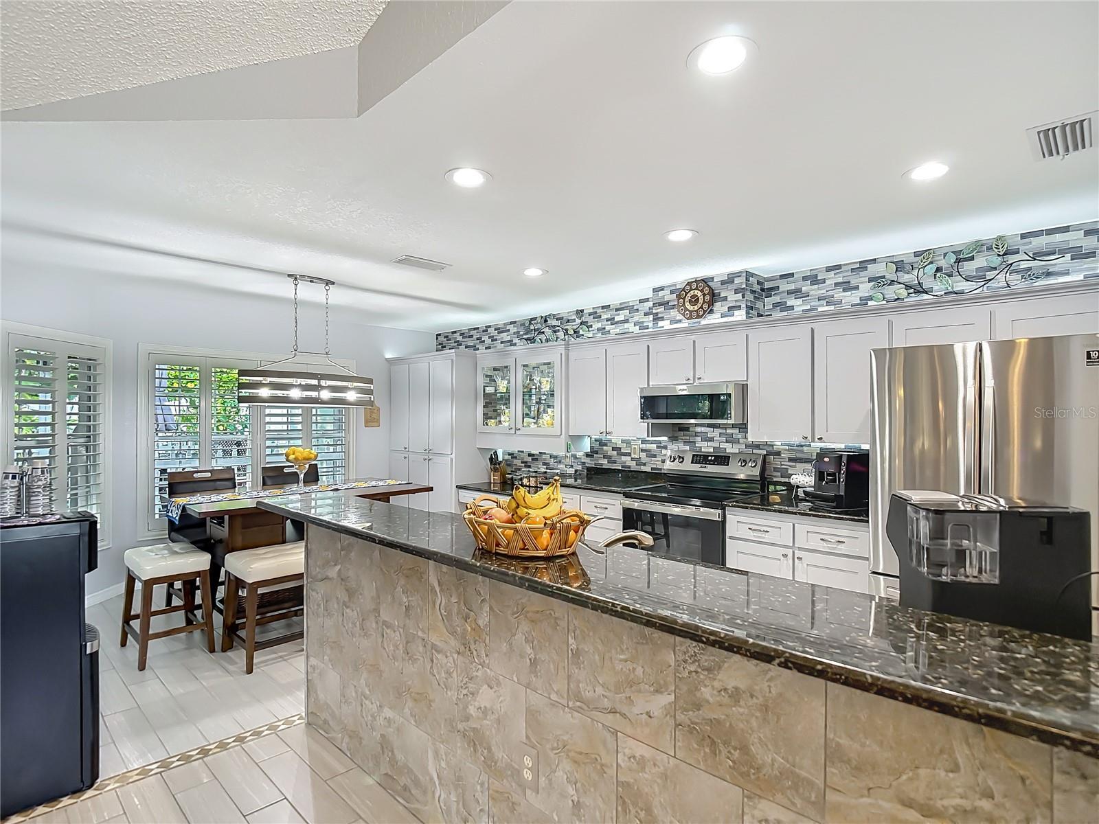 Listing photo id 11 for 8716 Helmsly Lane