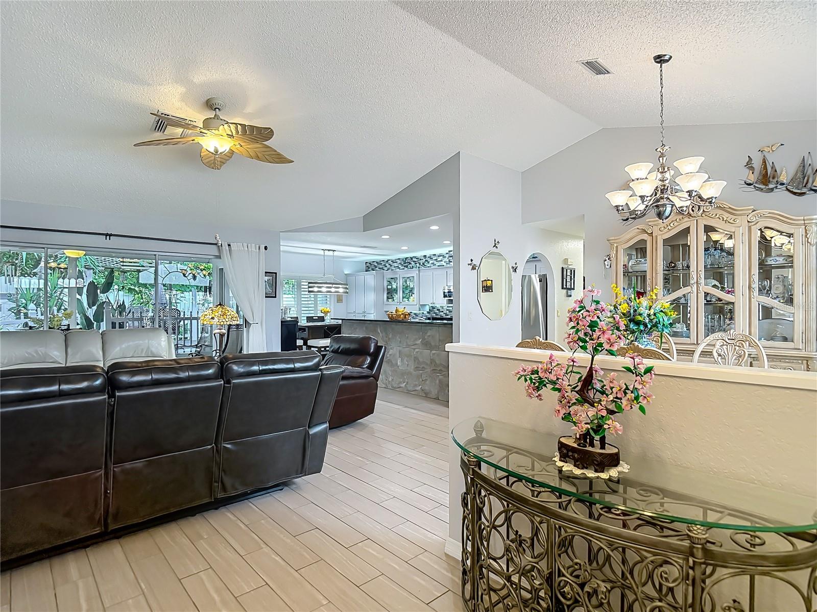 Listing photo id 14 for 8716 Helmsly Lane