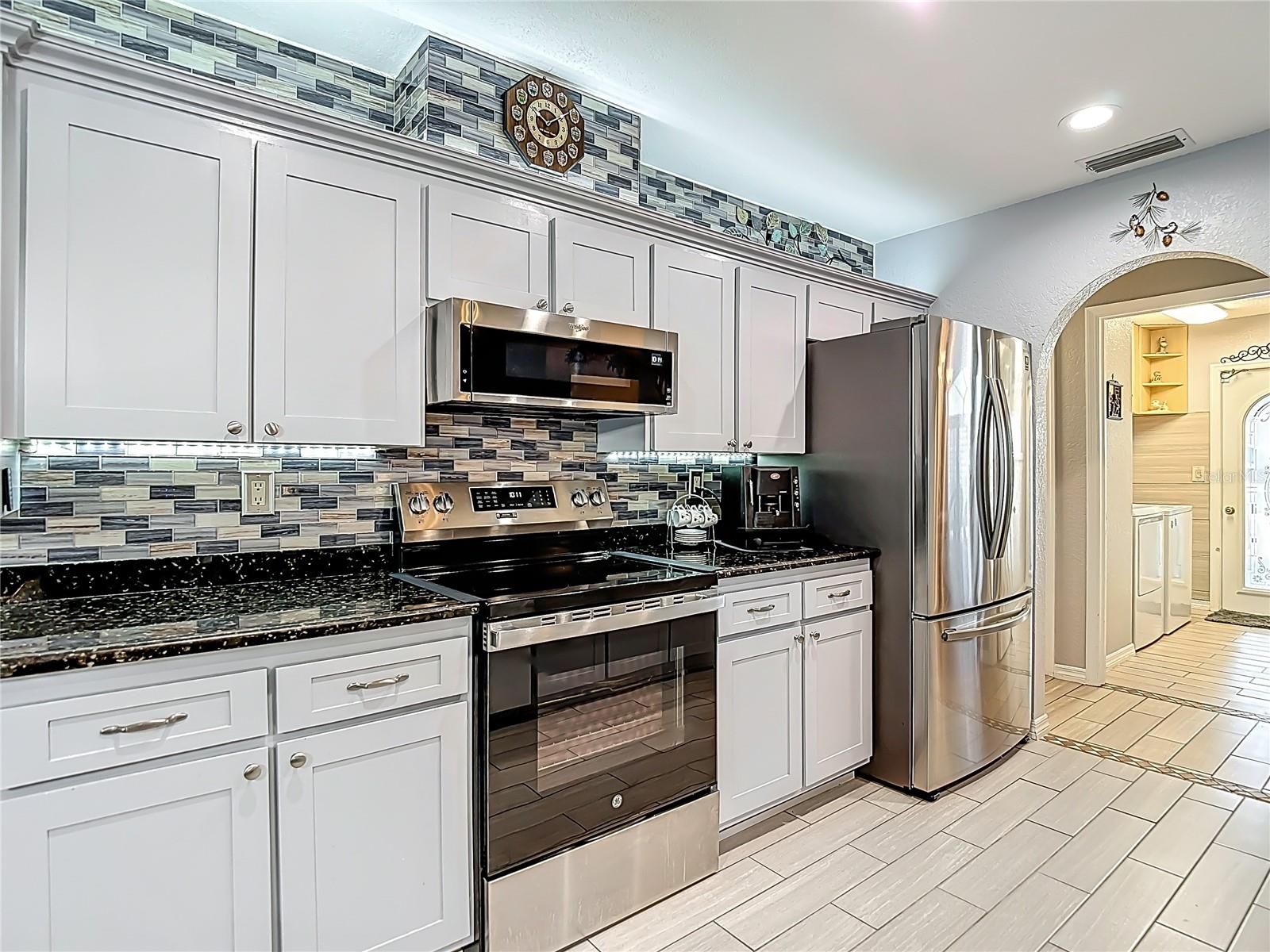 Listing photo id 18 for 8716 Helmsly Lane