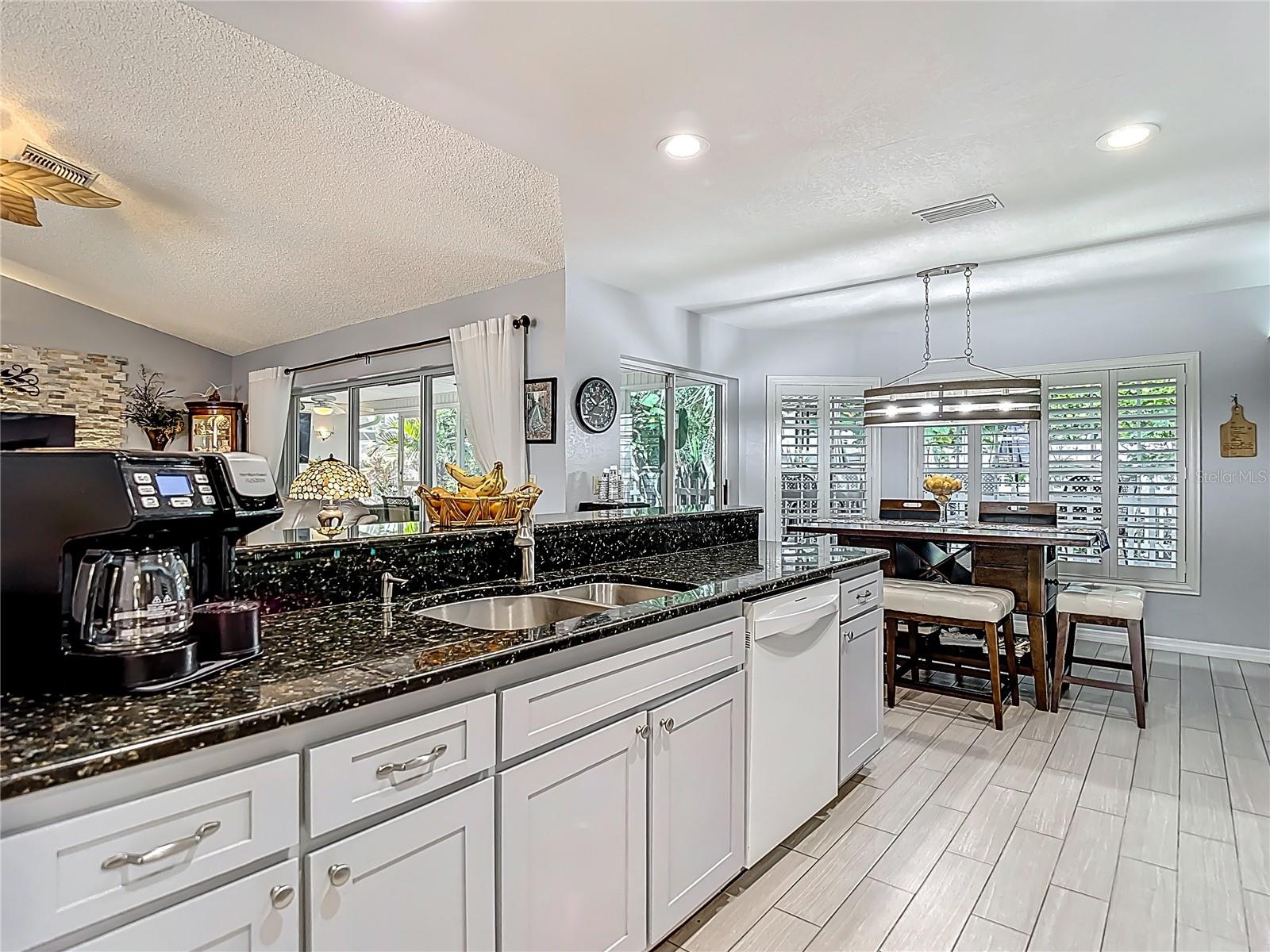 Listing photo id 19 for 8716 Helmsly Lane