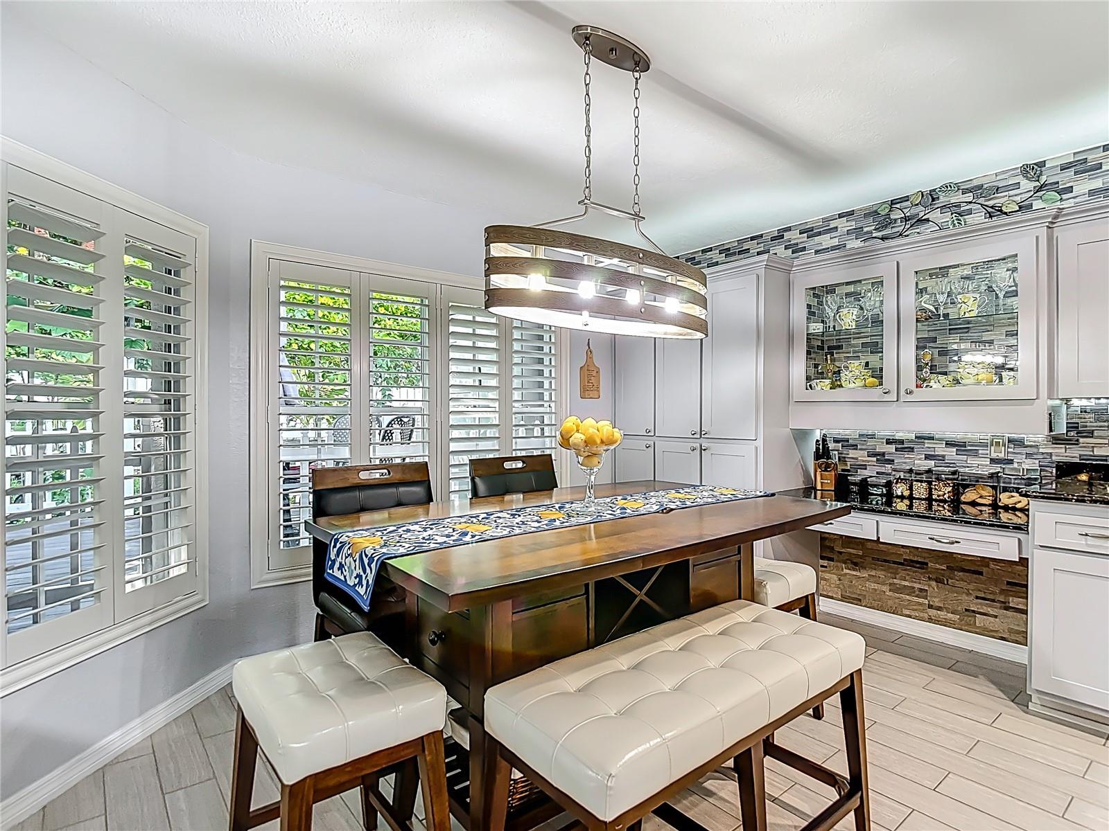 Listing photo id 21 for 8716 Helmsly Lane