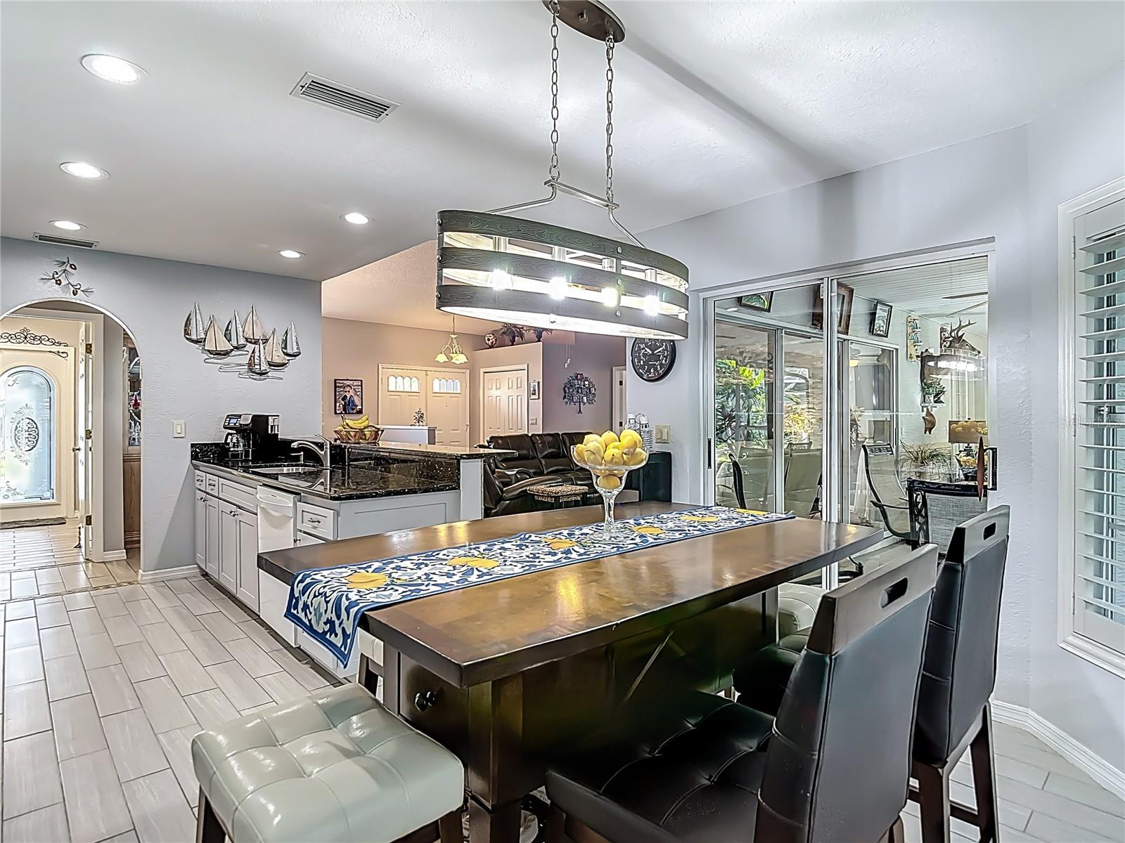 Listing photo id 24 for 8716 Helmsly Lane