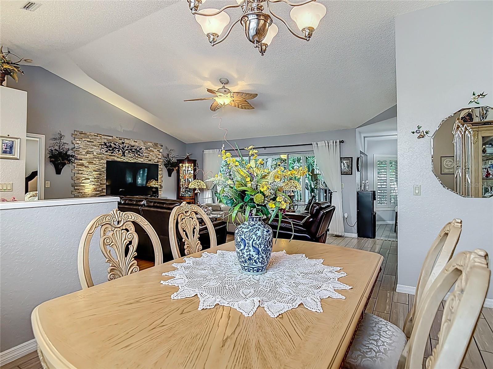 Listing photo id 26 for 8716 Helmsly Lane