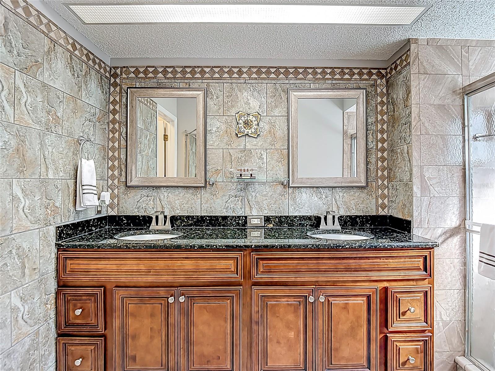 Listing photo id 37 for 8716 Helmsly Lane