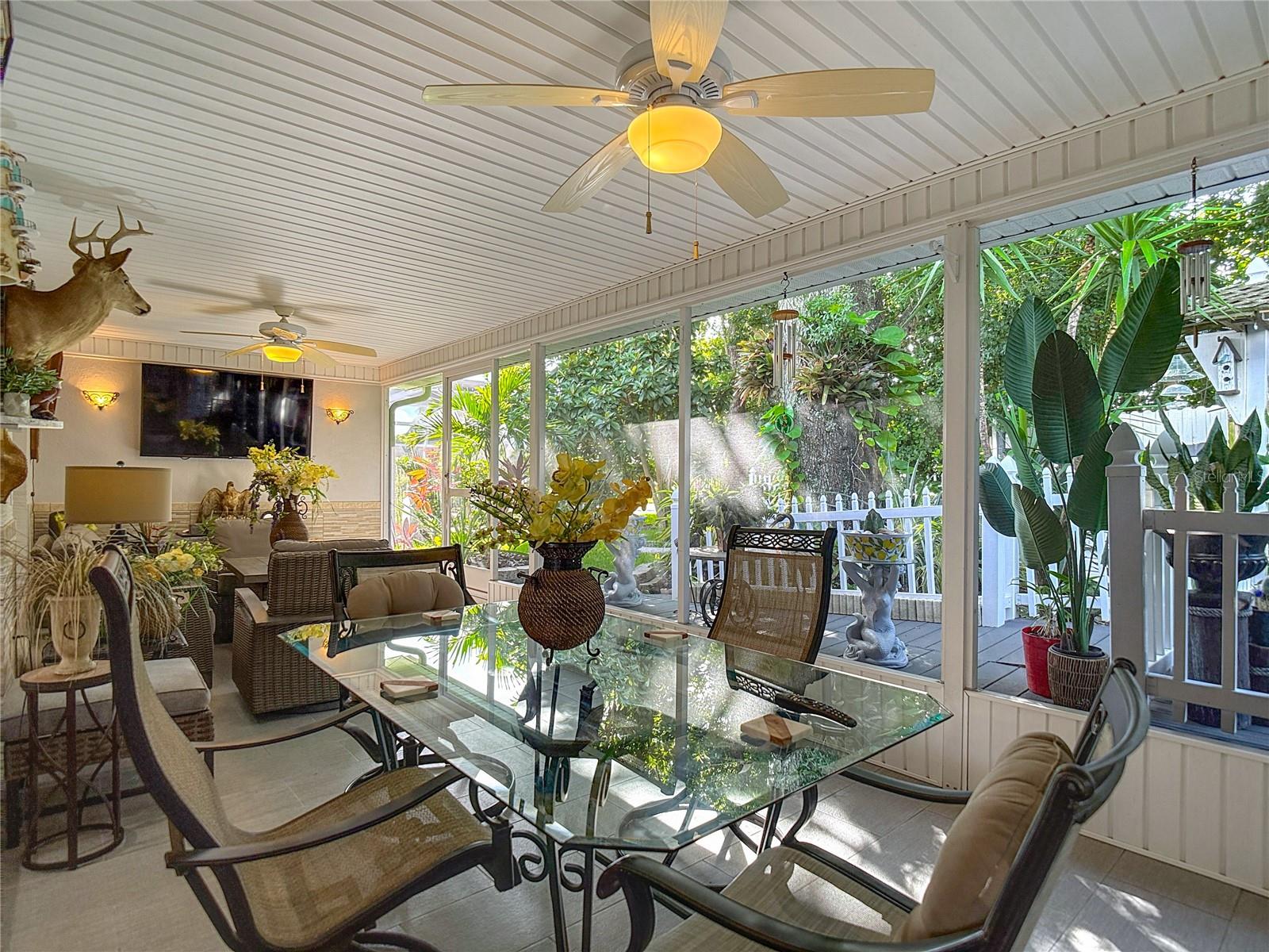 Listing photo id 2 for 8716 Helmsly Lane