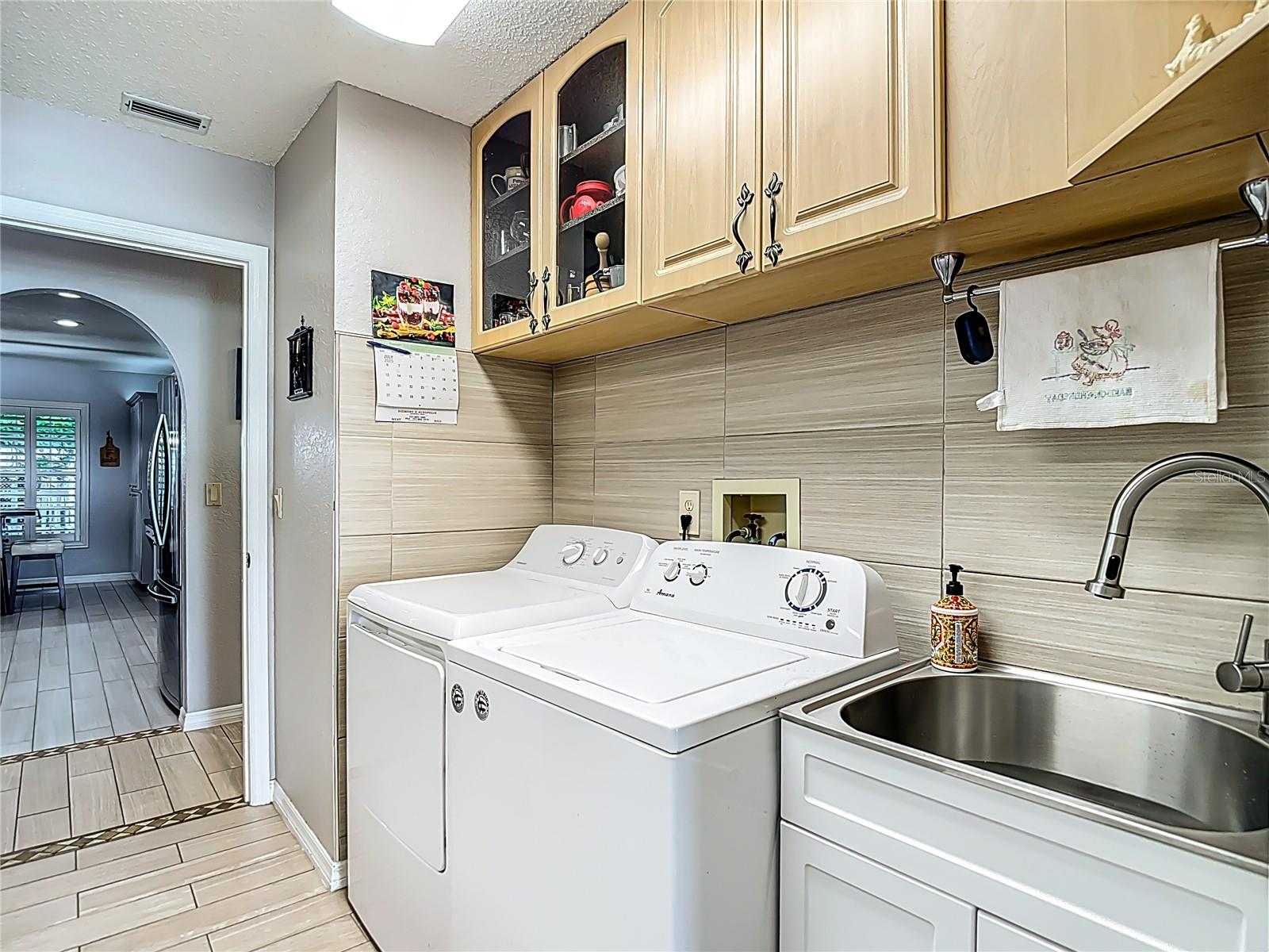 Listing photo id 49 for 8716 Helmsly Lane