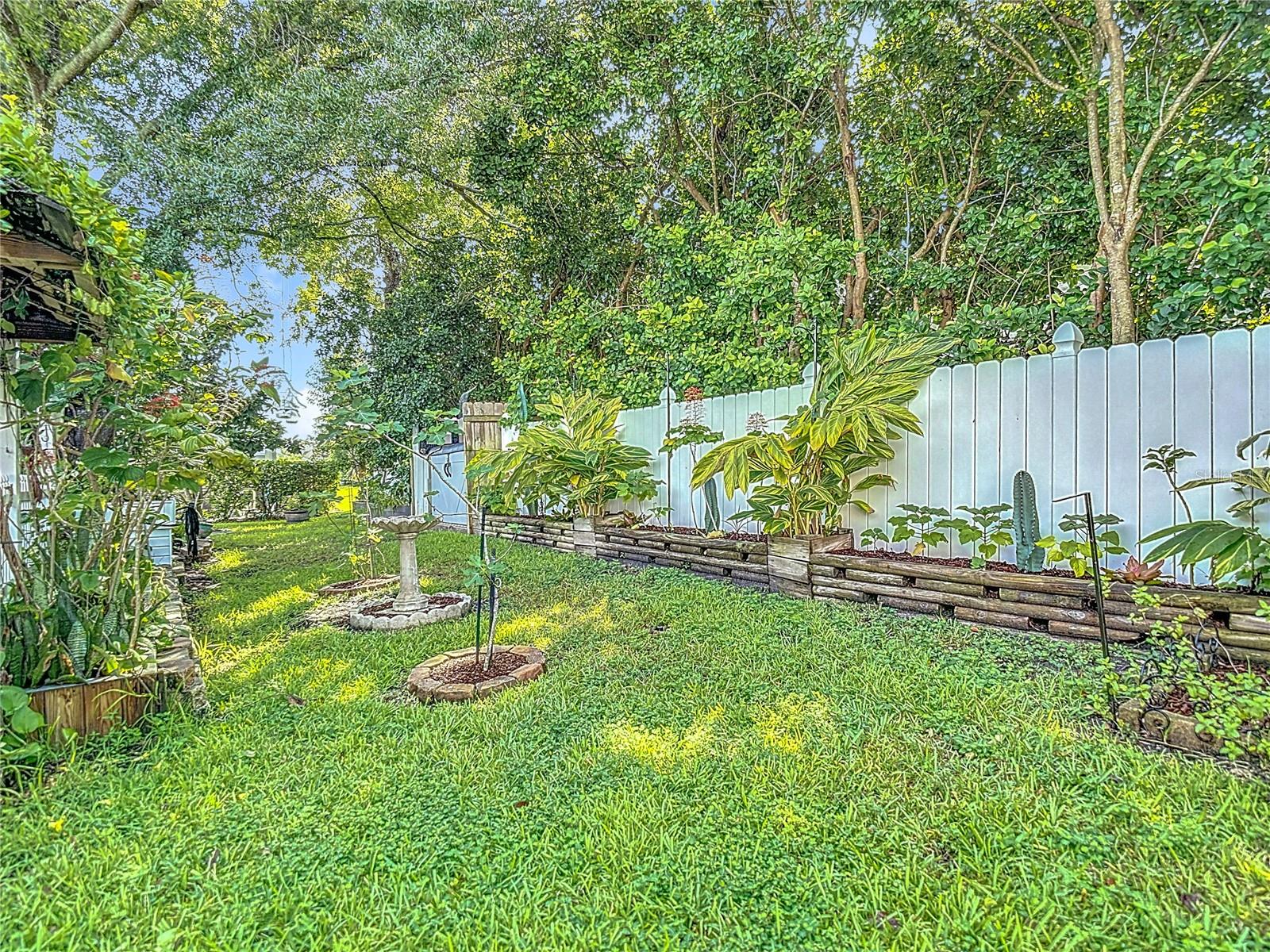 Listing photo id 65 for 8716 Helmsly Lane