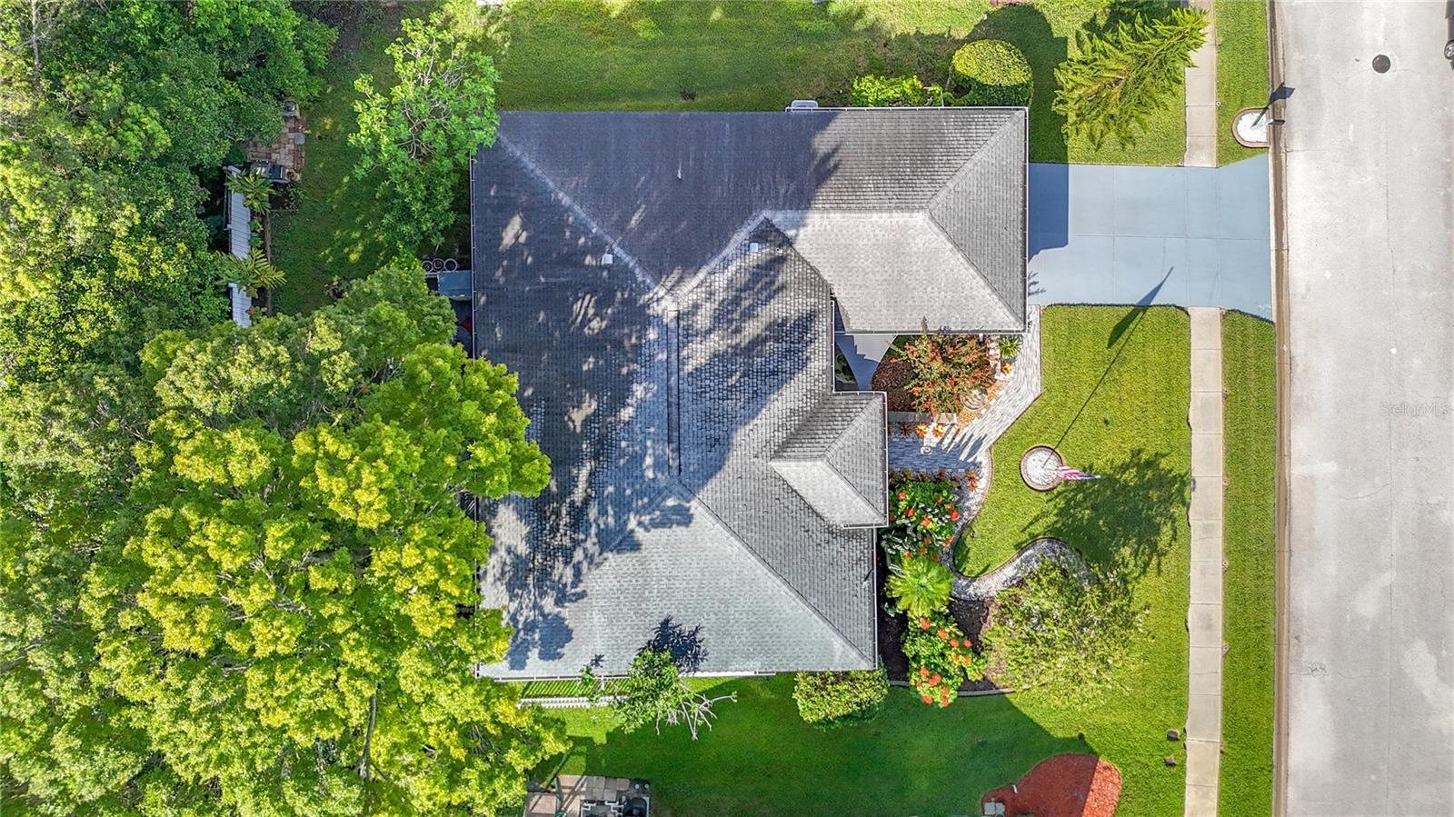 Listing photo id 67 for 8716 Helmsly Lane
