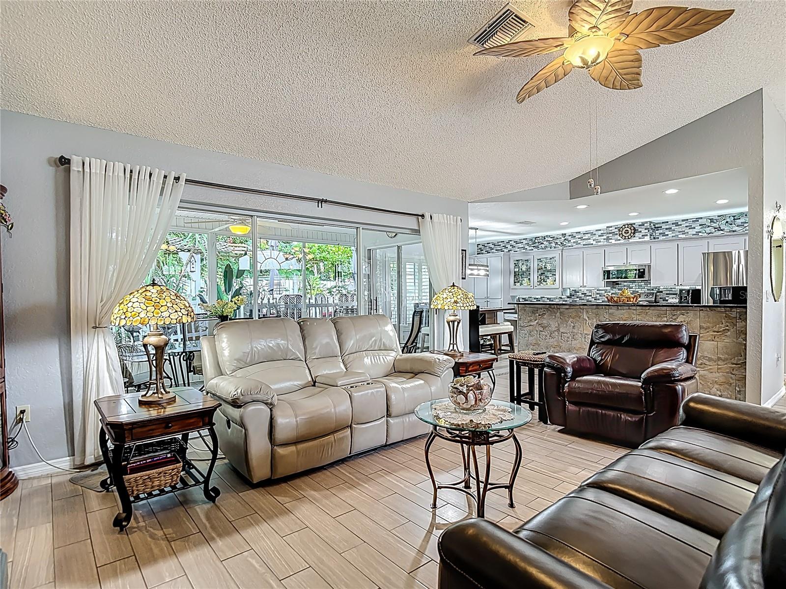 Listing photo id 7 for 8716 Helmsly Lane
