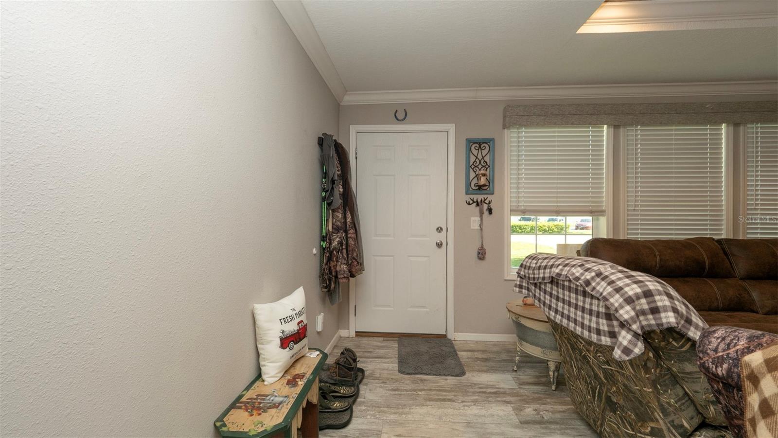 Image 4 of 39 For 16332 Nancy Avenue