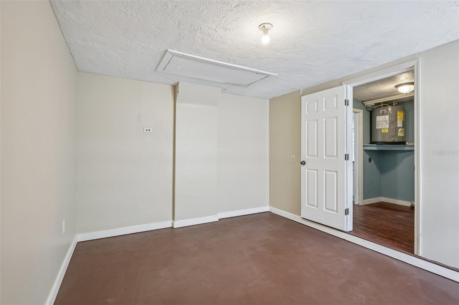 Image 19 of 33 For 6840 Mesa Verde Street