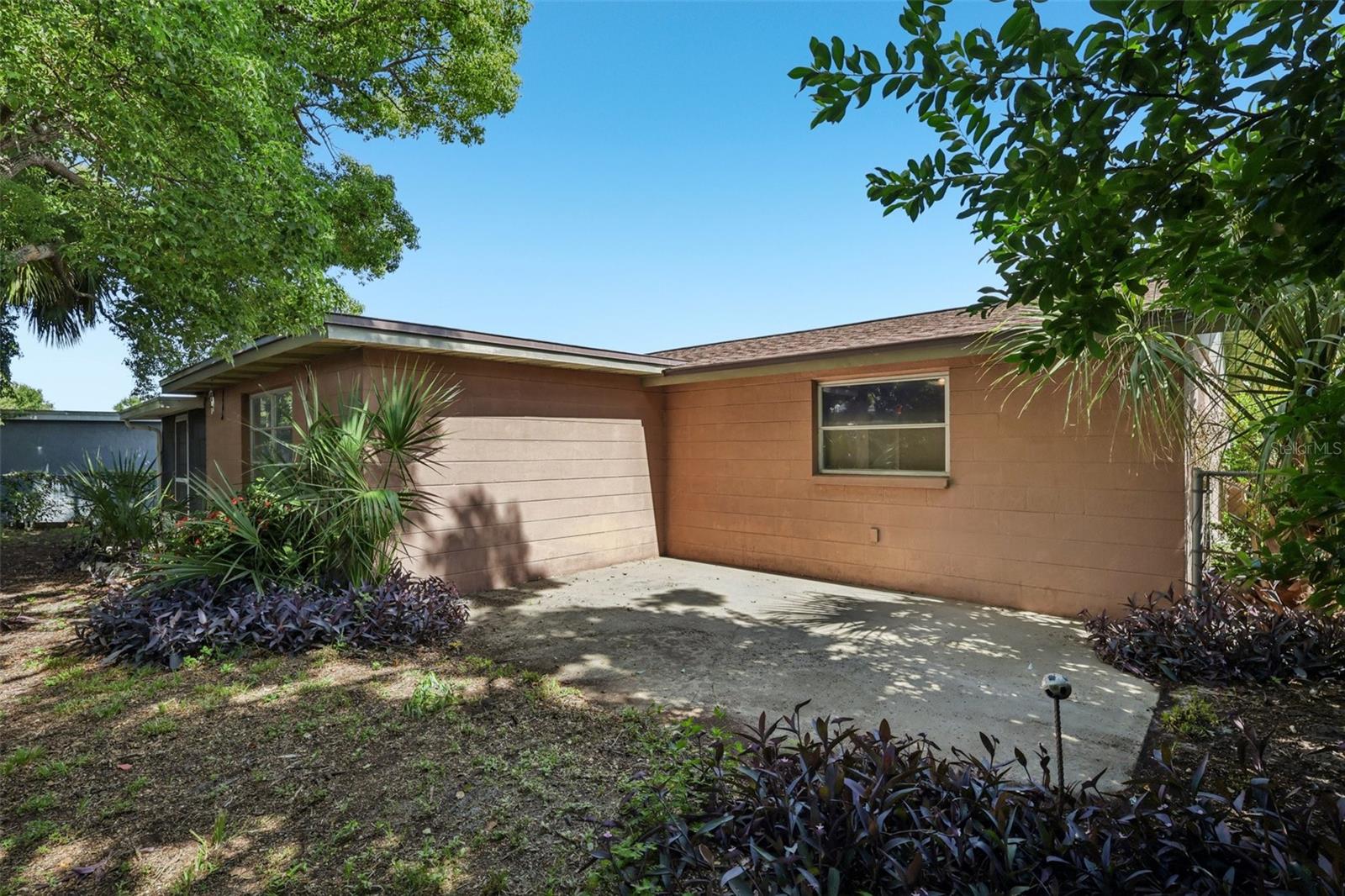 Image 27 of 33 For 6840 Mesa Verde Street