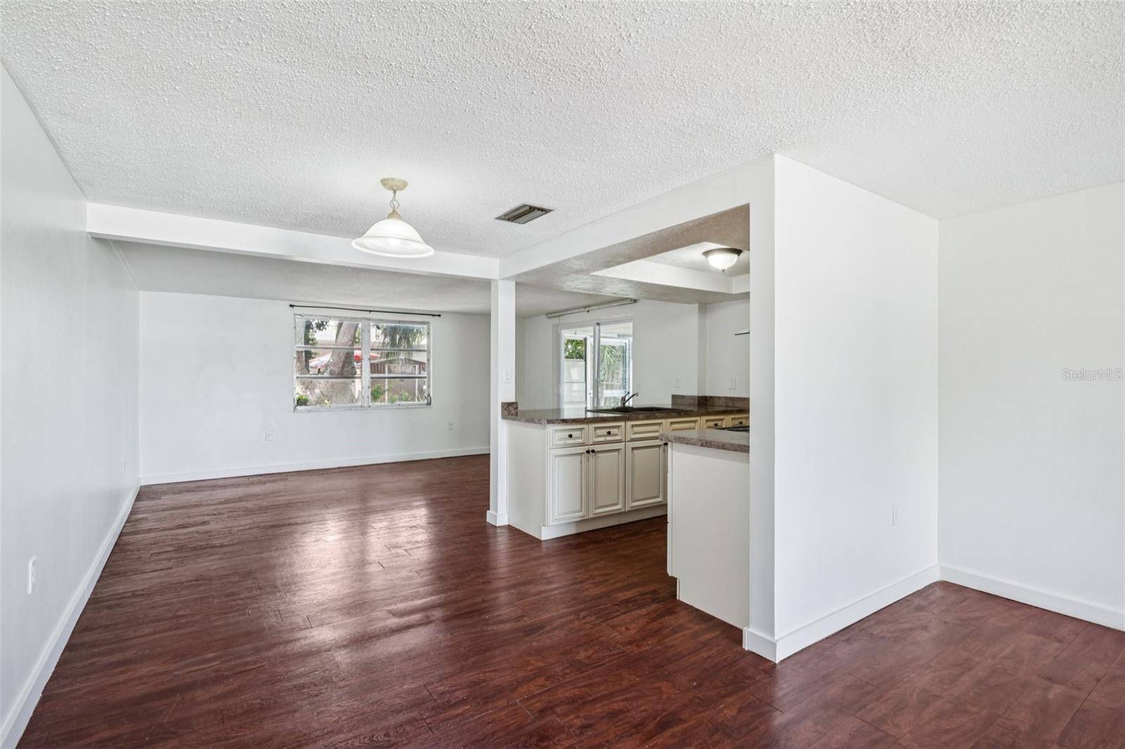 Image 6 of 33 For 6840 Mesa Verde Street
