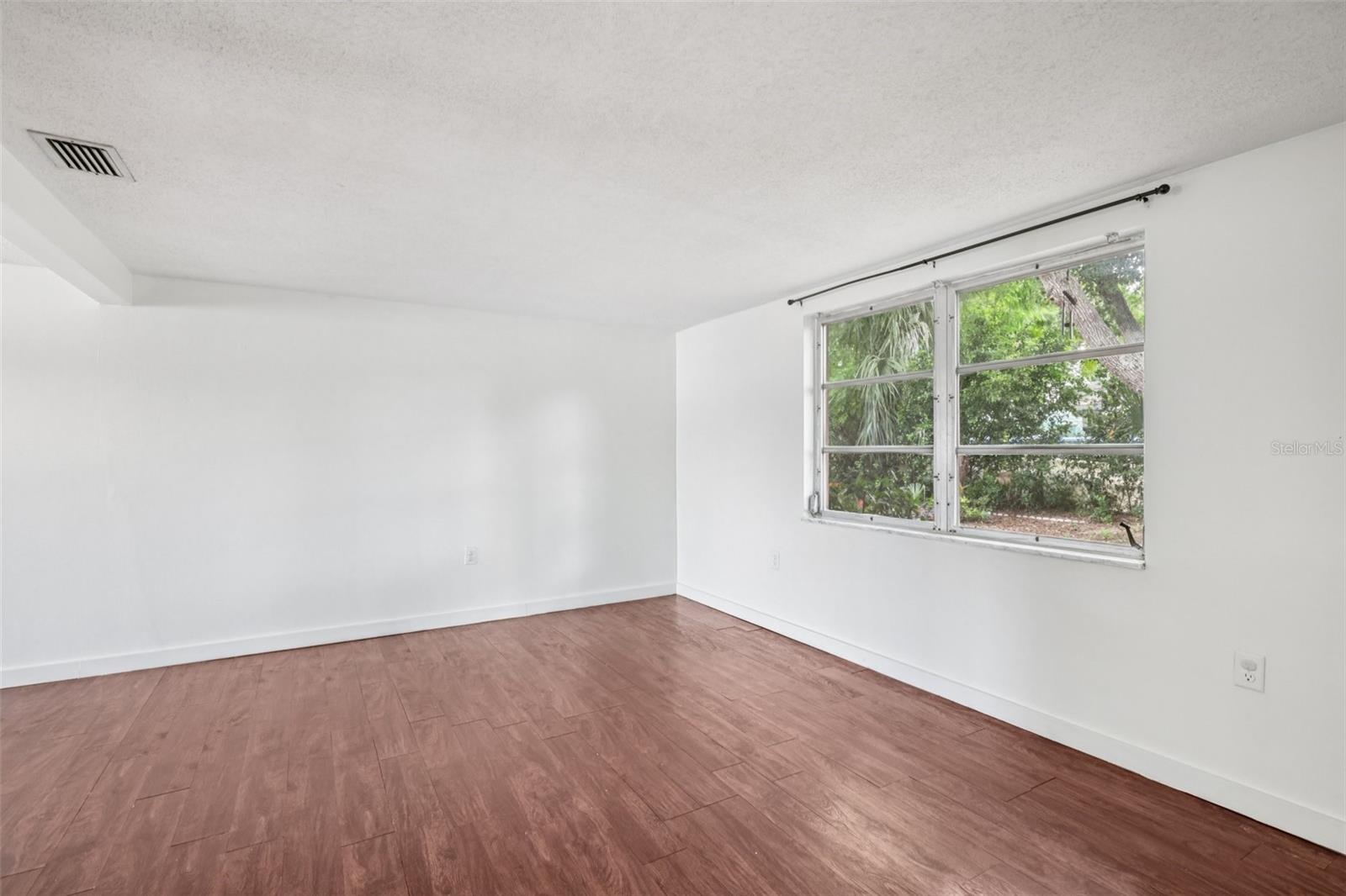 Image 8 of 33 For 6840 Mesa Verde Street