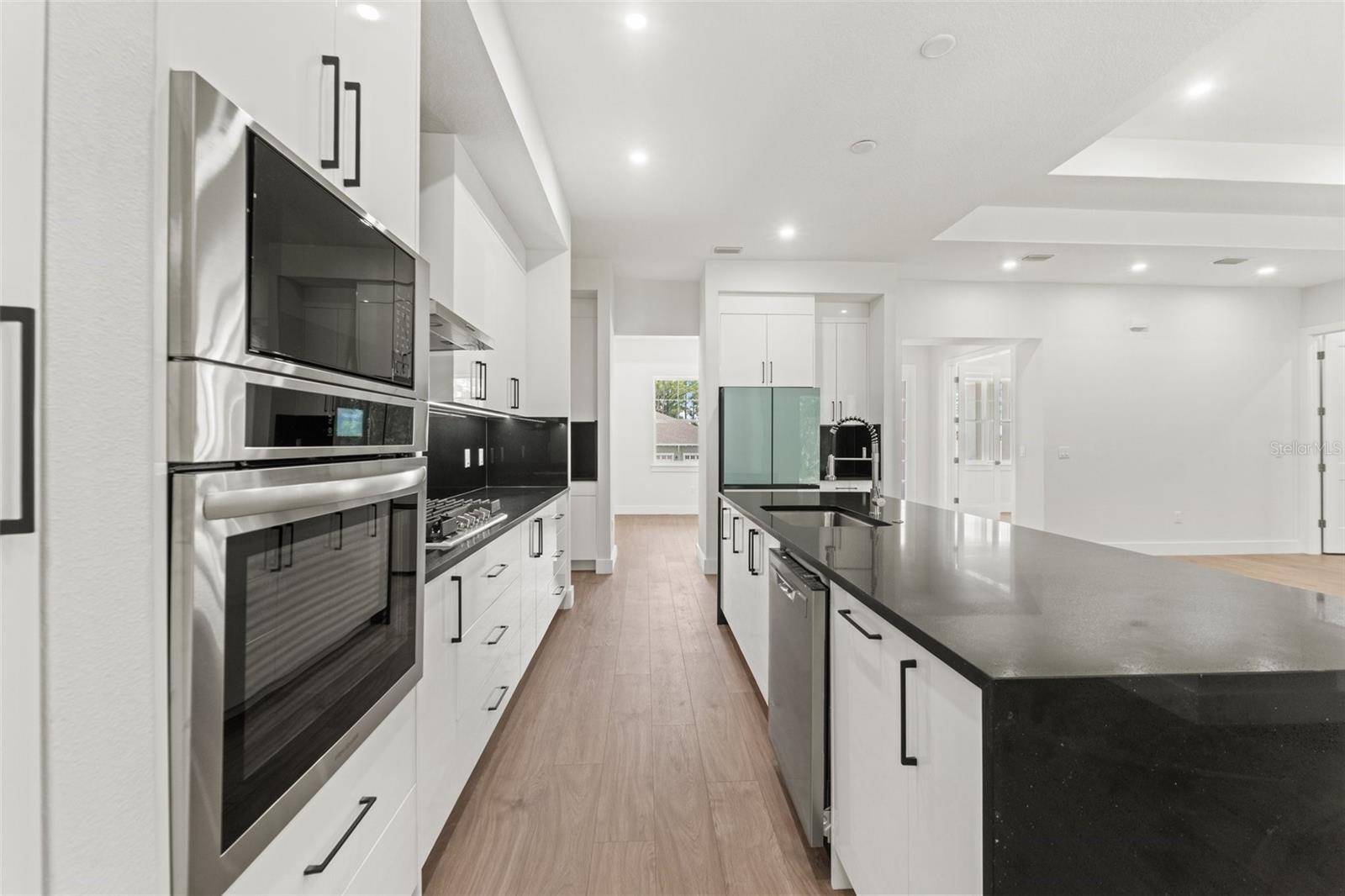 Image 16 of 61 For 4716 Hickory Oak Drive
